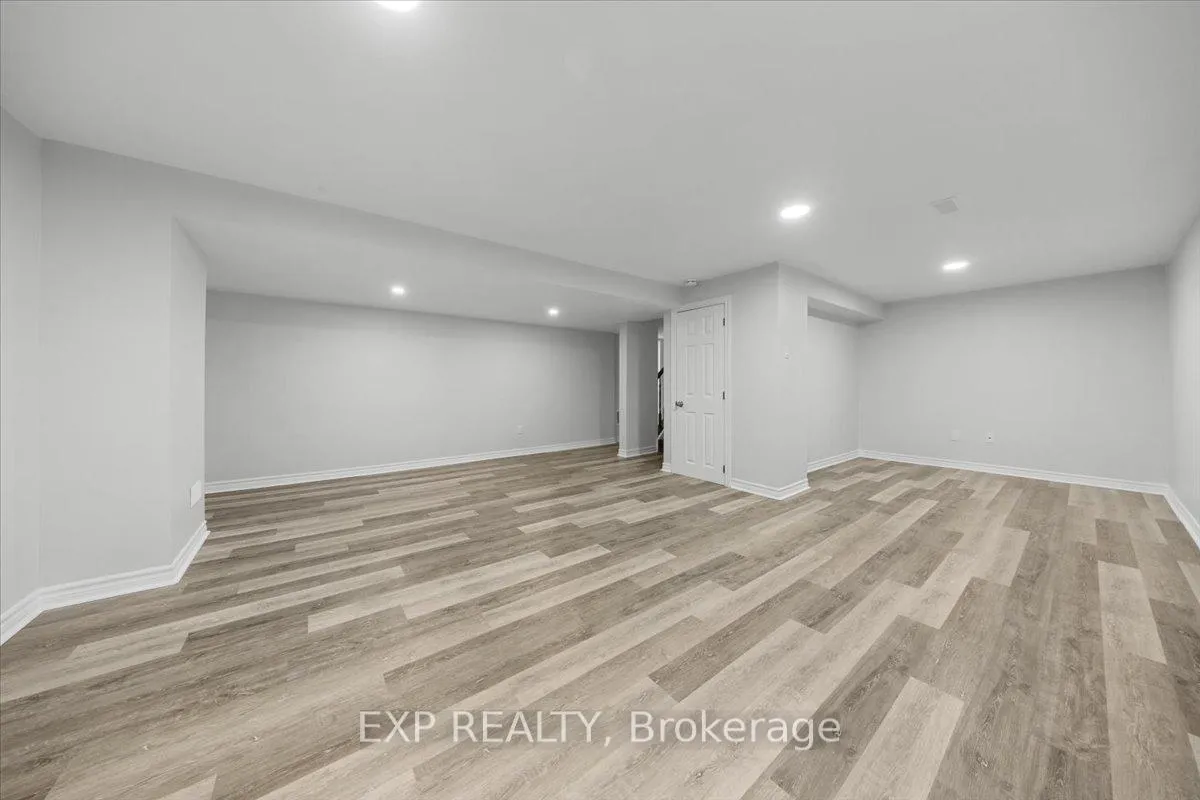 Photo 13 of 300 Grayburn Way, Ottawa, Barrhaven - Strandherd — HOMEH