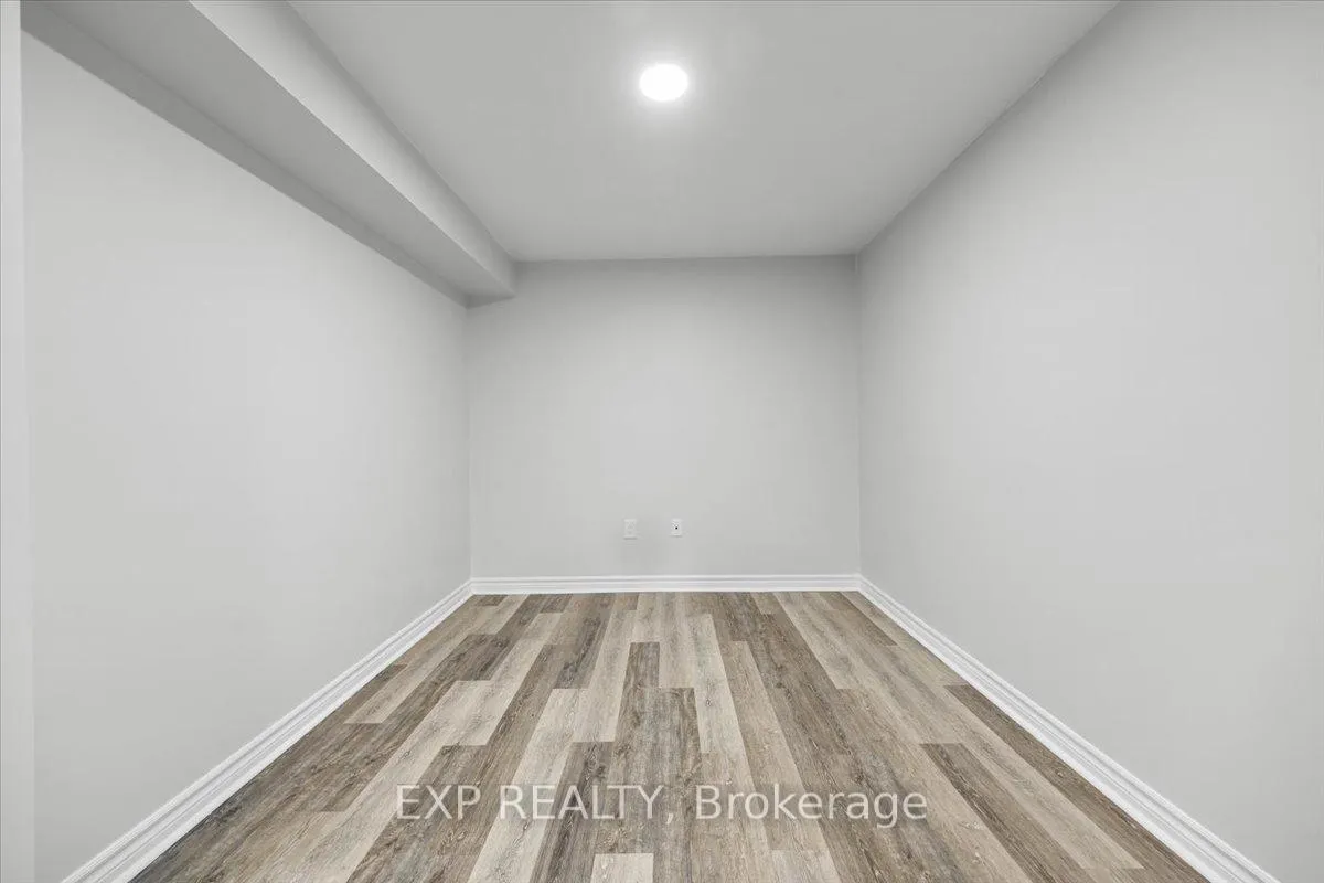 Photo 14 of 300 Grayburn Way, Ottawa, Barrhaven - Strandherd — HOMEH
