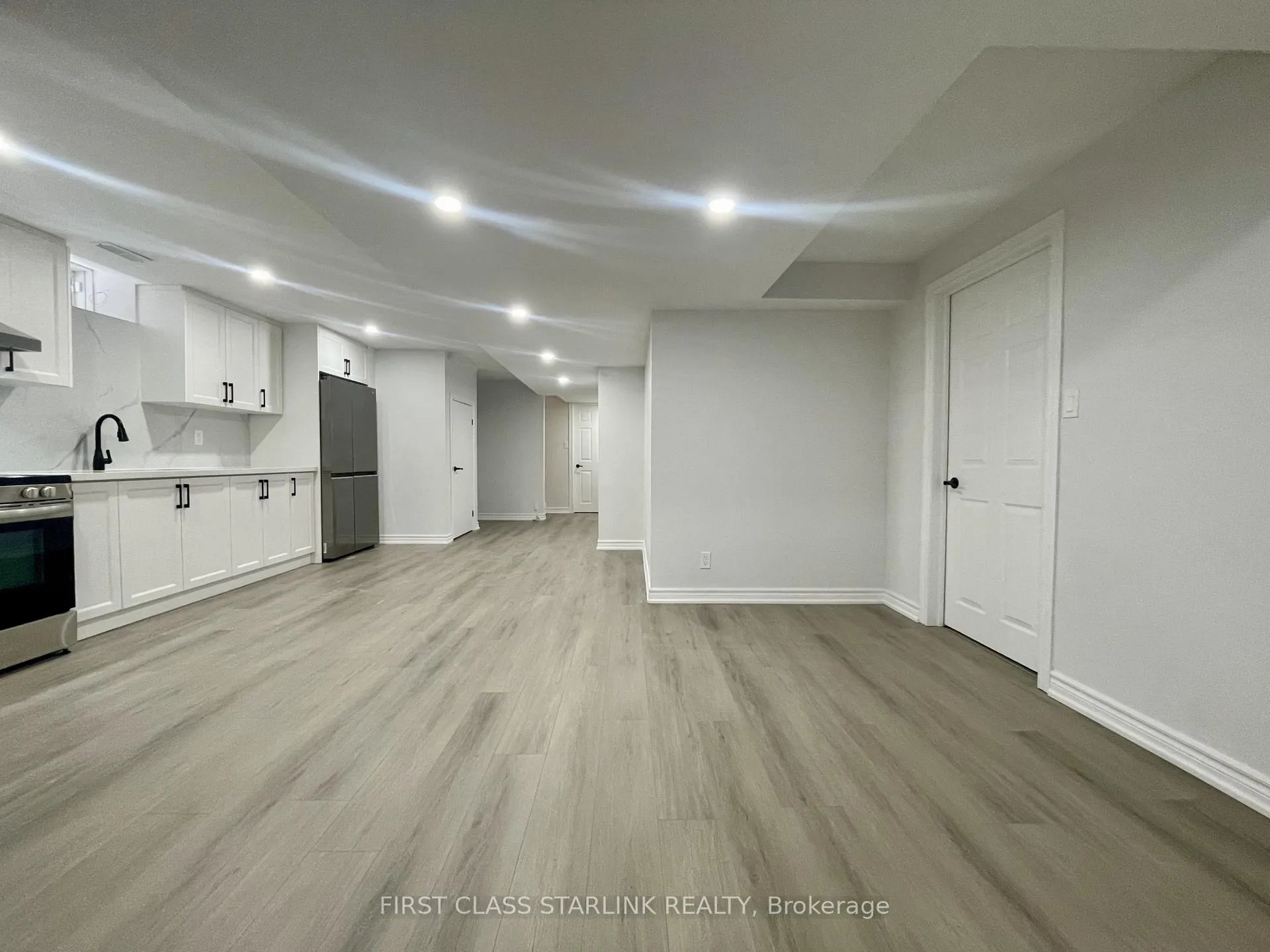 Photo 4 of Unit Bsmt, 15 Yarl Drive, Markham, Middlefield — HOMEH