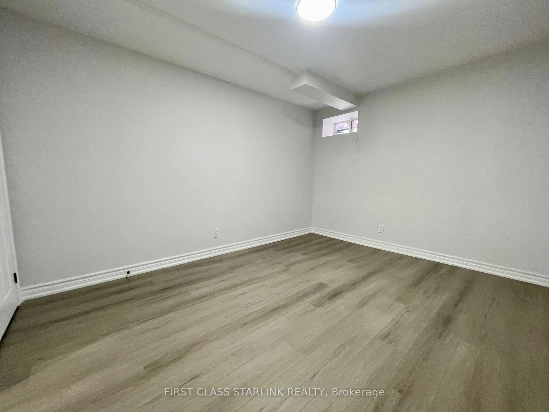 Photo 11 of Unit Bsmt, 15 Yarl Drive, Markham, Middlefield — HOMEH