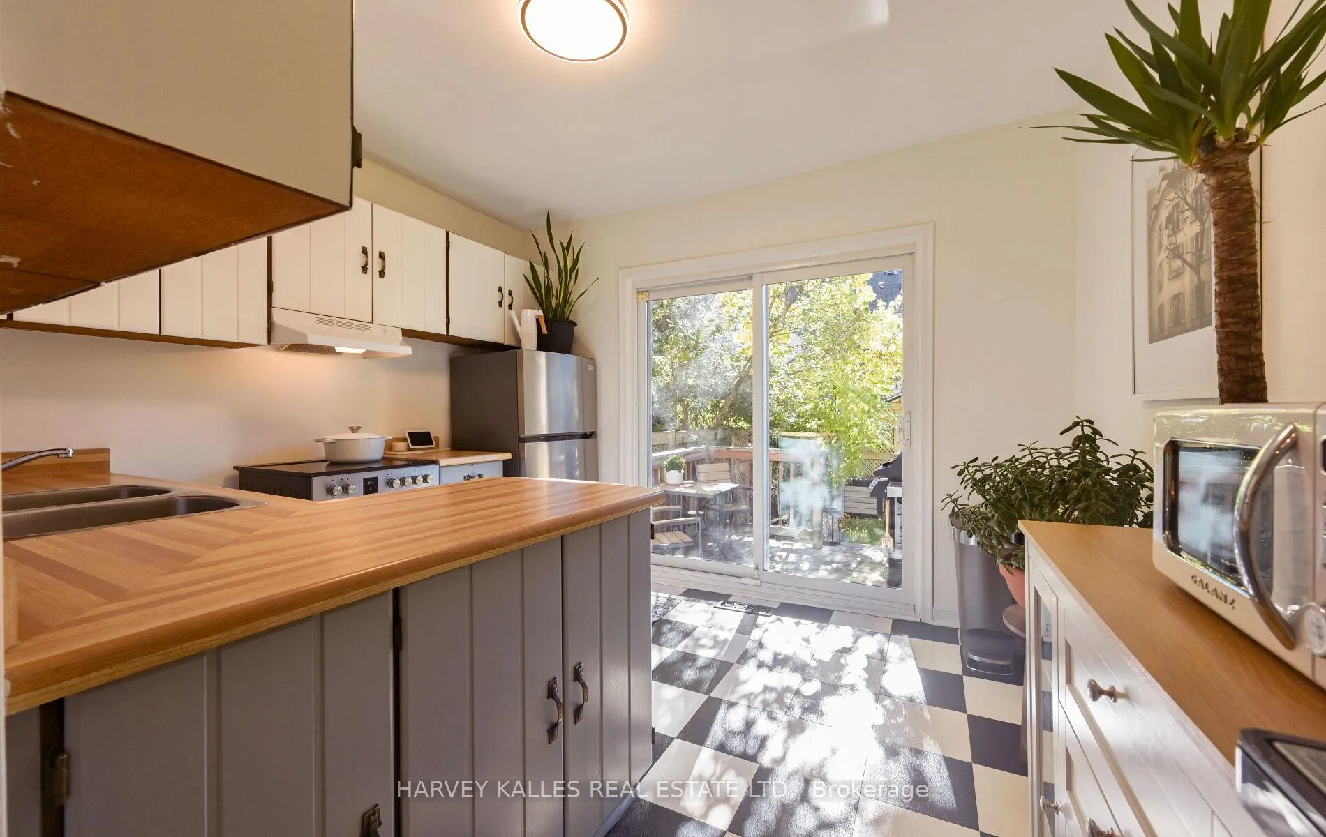 Photo 17 of 85 Montgomery Avenue, Toronto, Yonge-Eglinton — HOMEH