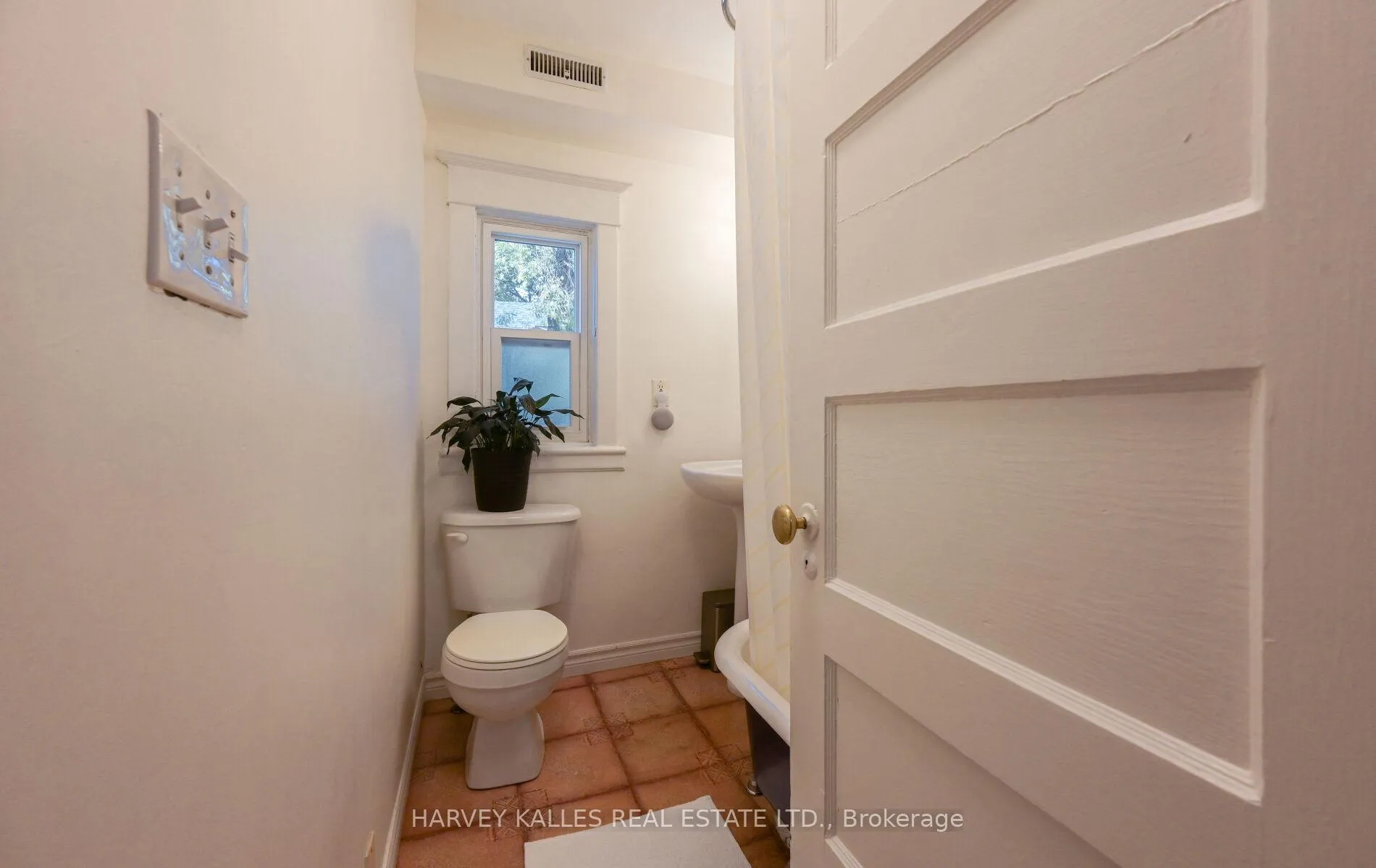Photo 27 of 85 Montgomery Avenue, Toronto, Yonge-Eglinton — HOMEH