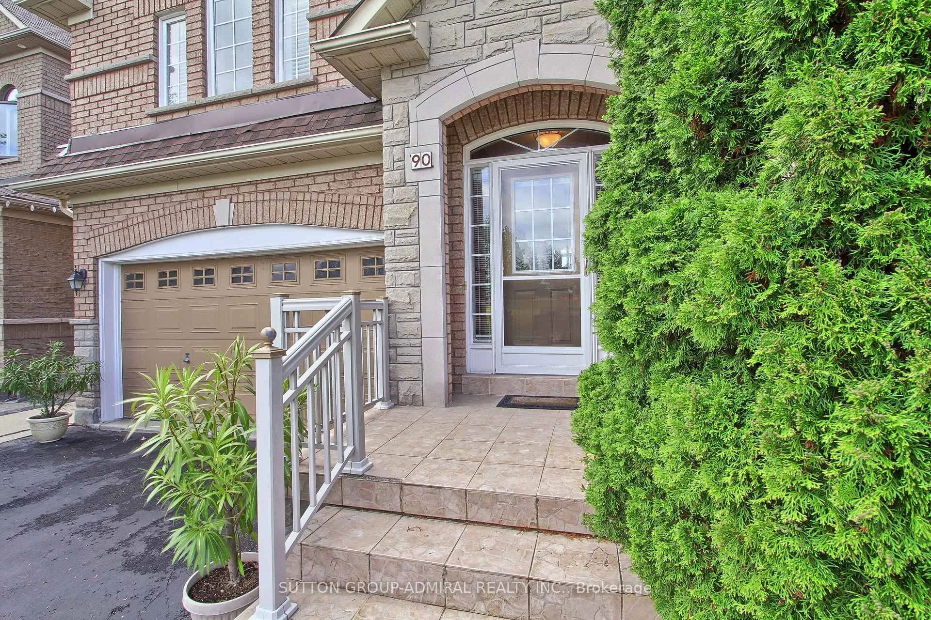 Photo 3 of 90 Guery Crescent, Vaughan, East Woodbridge — HOMEH