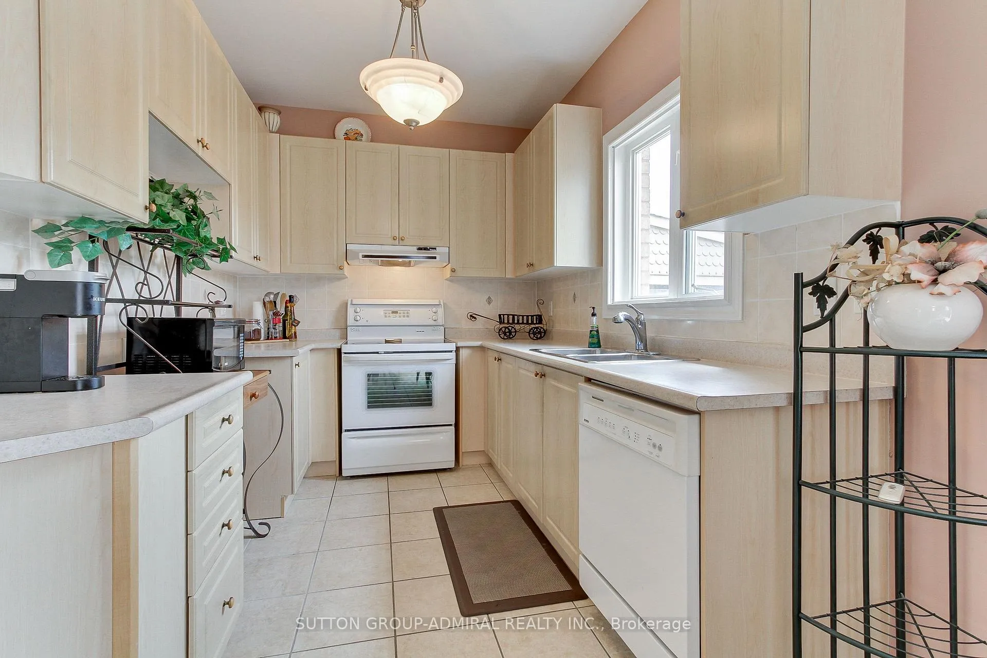 Photo 9 of 90 Guery Crescent, Vaughan, East Woodbridge — HOMEH