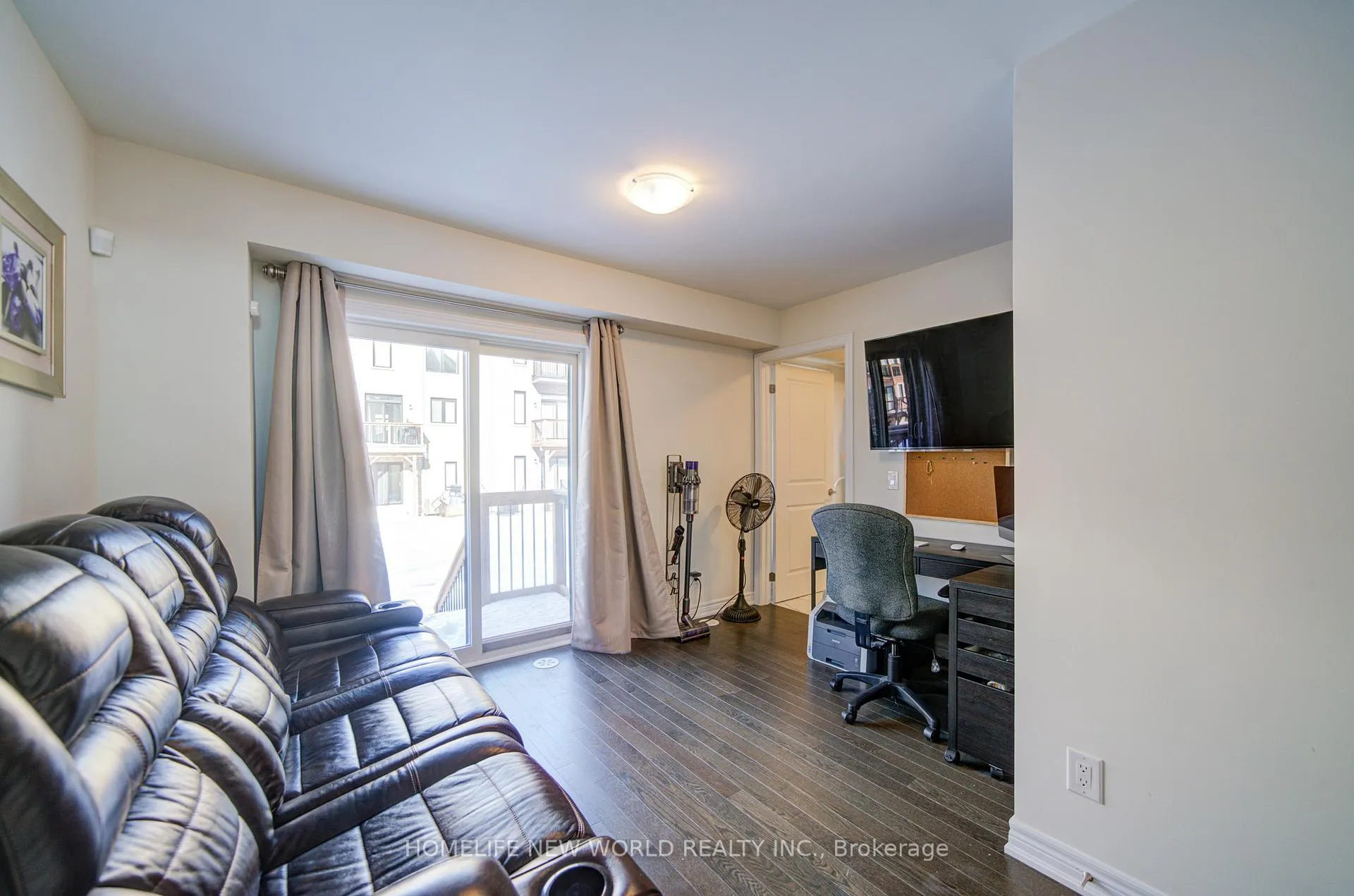 Photo 8 of 46 Elkington Crescent, Whitby, Rural Whitby — HOMEH