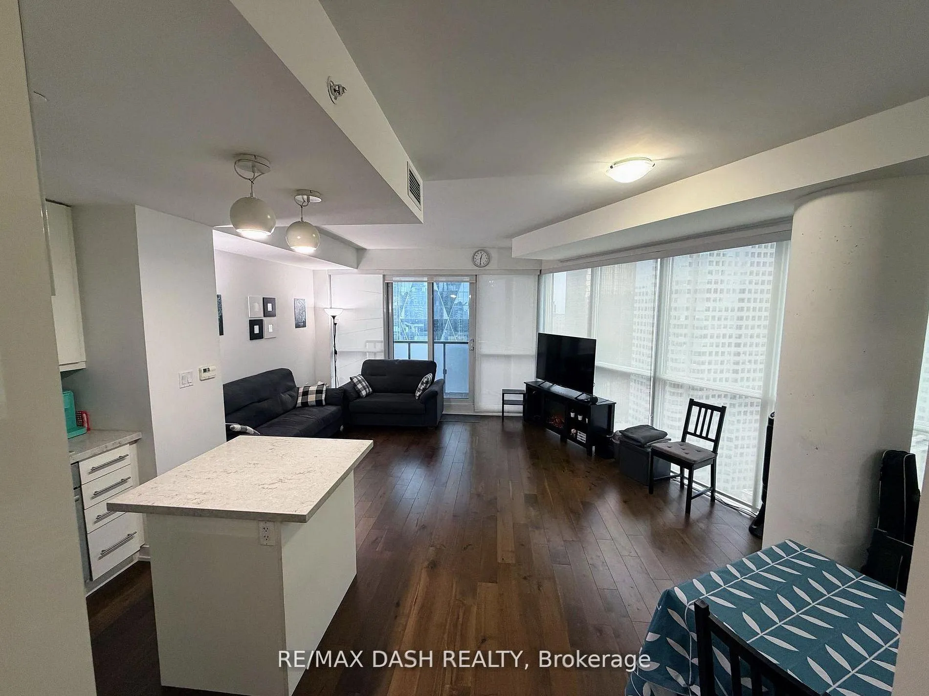 Front of Unit 3204, 1 The Esplanade Street
