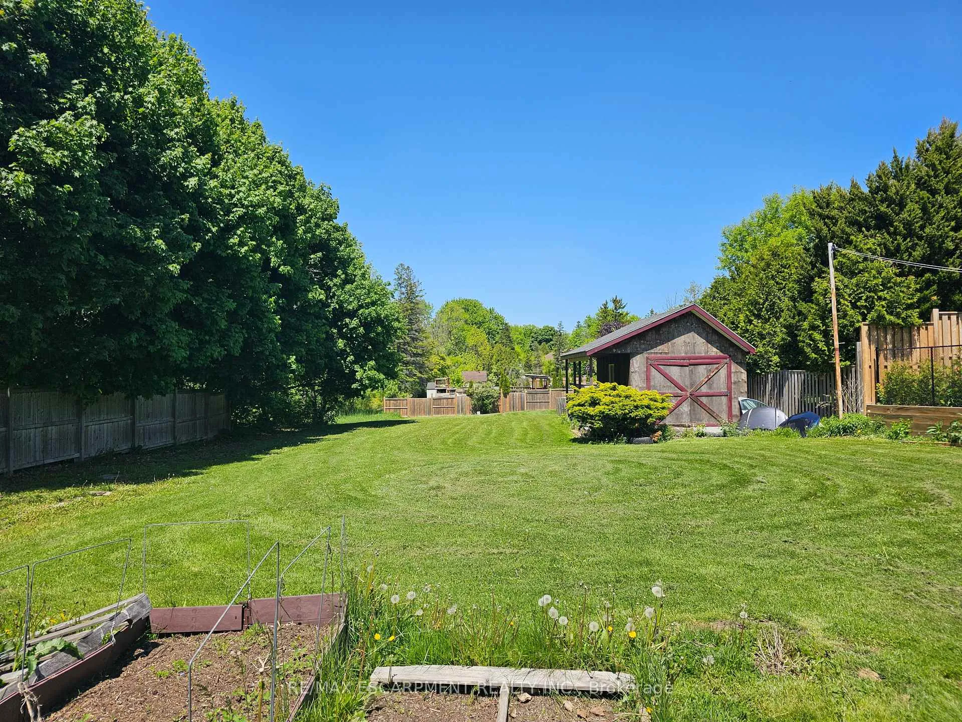 Photo 12 of 8506 Twenty Road, Hamilton, Rural Glanbrook — HOMEH