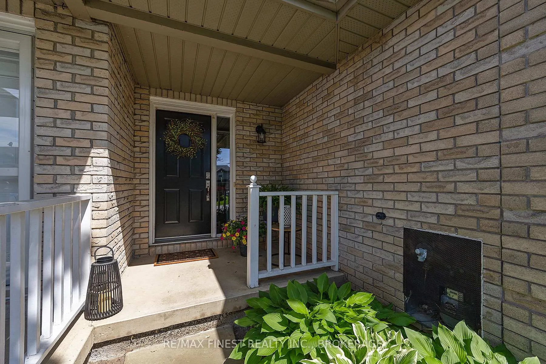 Photo 3 of 546 Garden Street, Gananoque — HOMEH