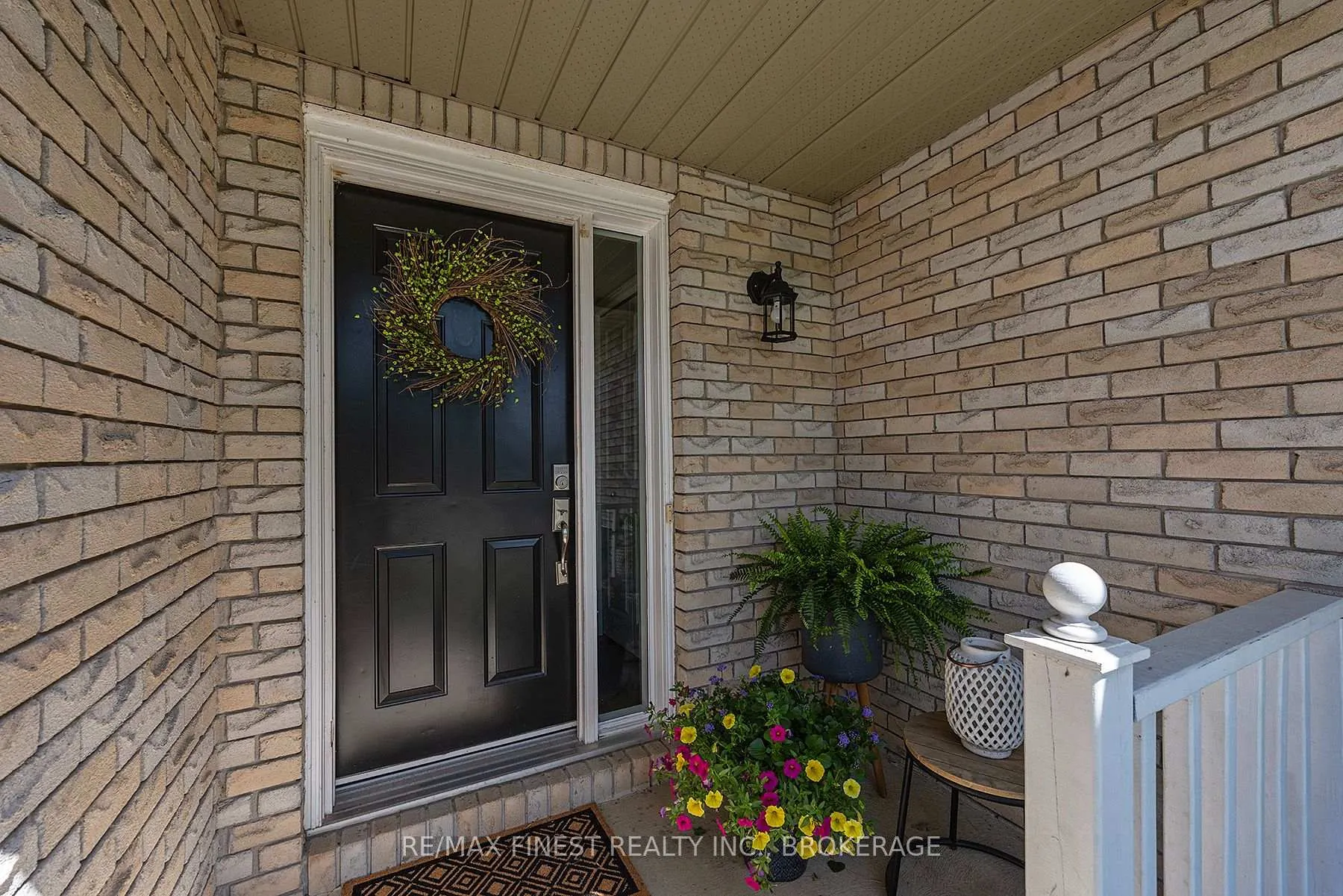 Photo 4 of 546 Garden Street, Gananoque — HOMEH