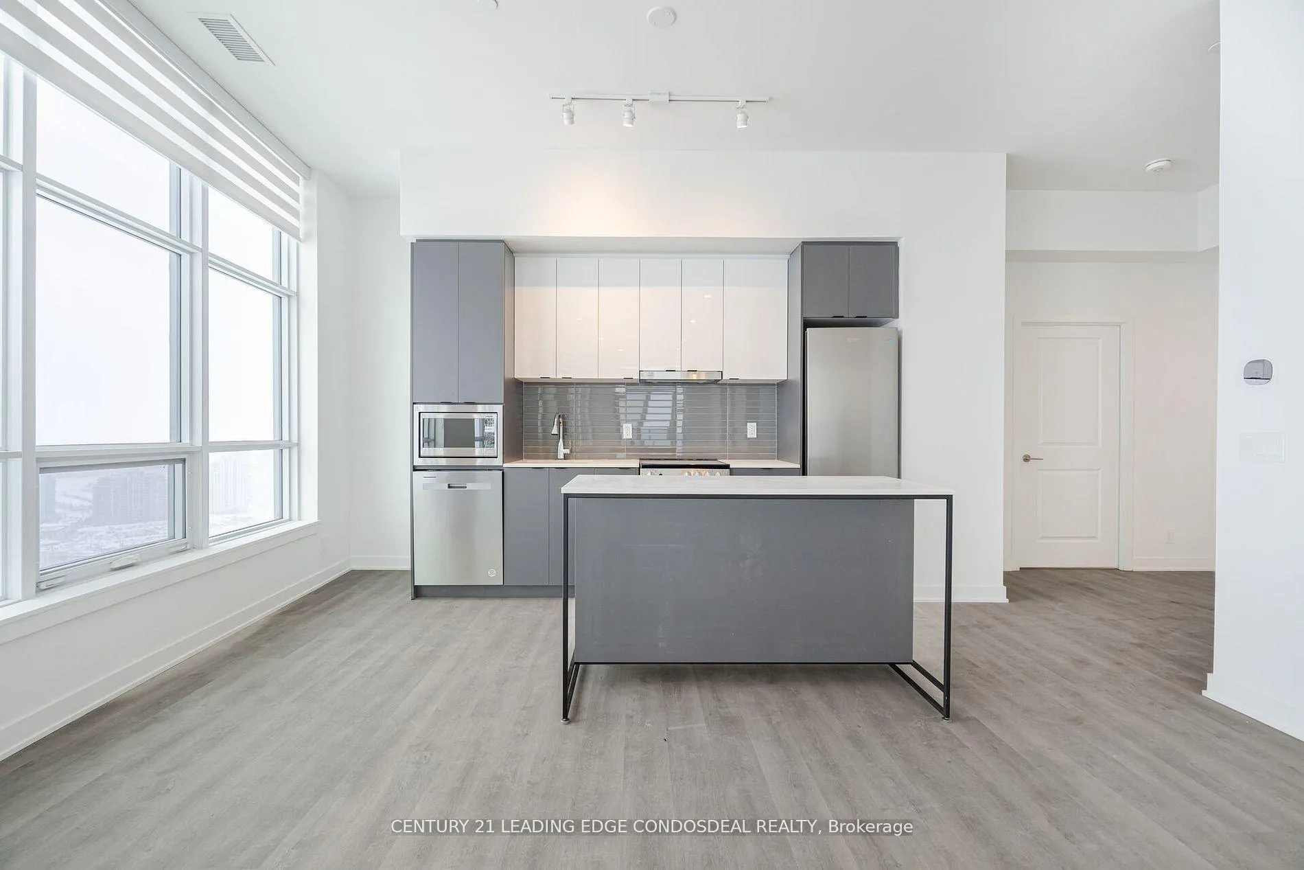 Photo 11 of Unit PH03, 30 Upper Mall Way, Vaughan, Brownridge — HOMEH