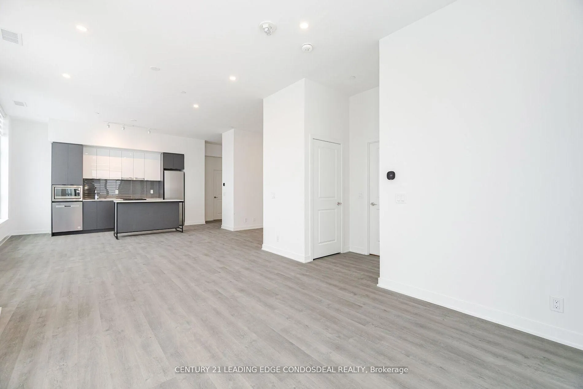 Photo 23 of Unit PH03, 30 Upper Mall Way, Vaughan, Brownridge — HOMEH