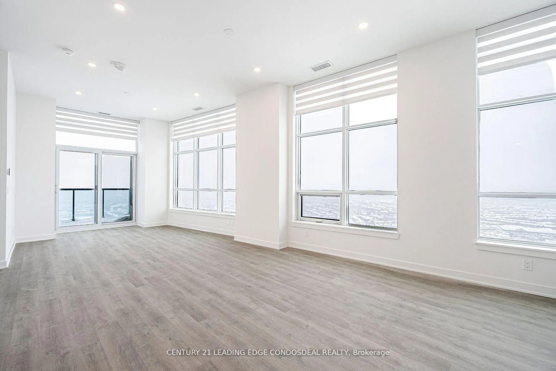 Photo 24 of Unit PH03, 30 Upper Mall Way, Vaughan, Brownridge — HOMEH