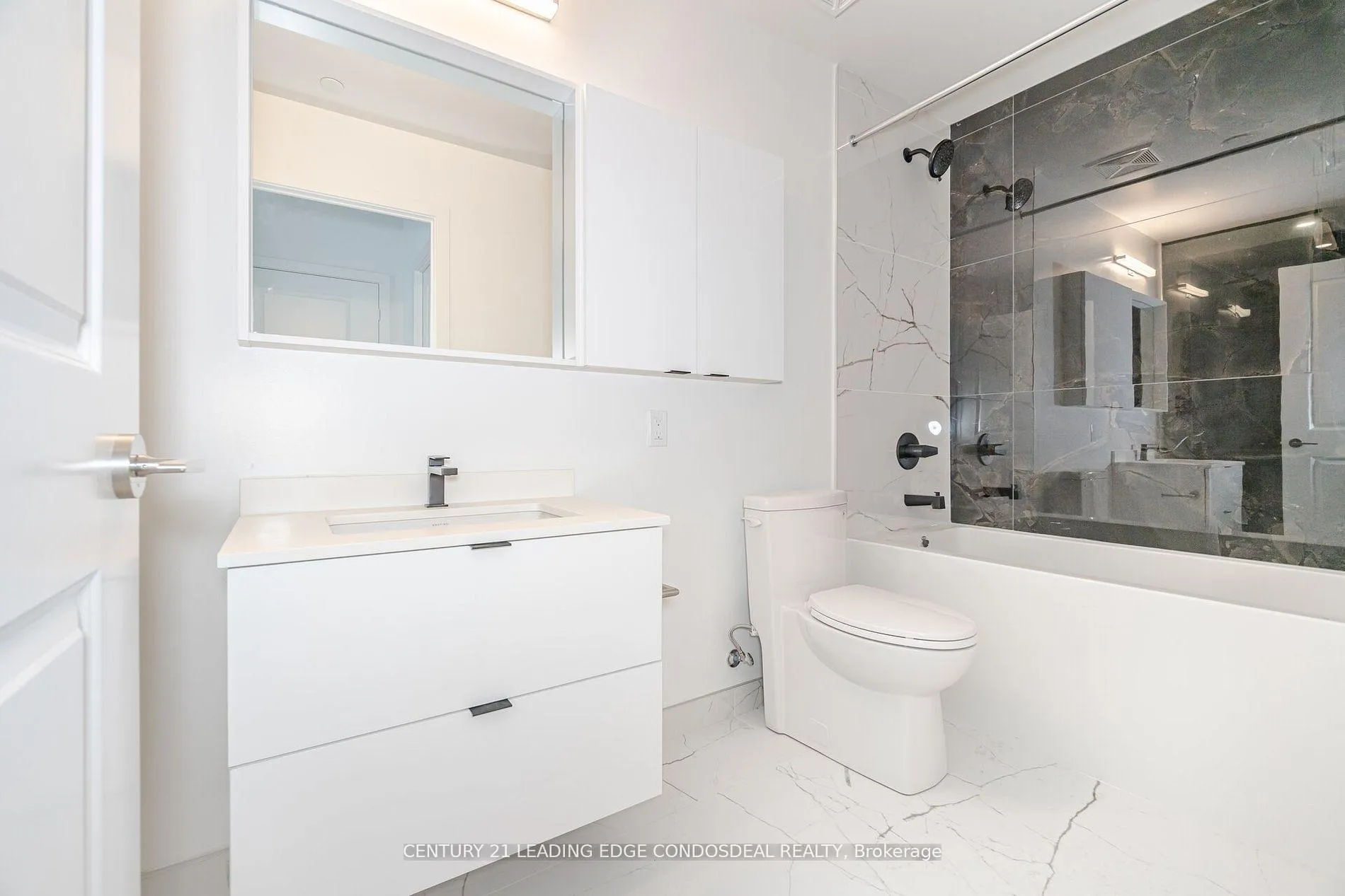 Photo 27 of Unit PH03, 30 Upper Mall Way, Vaughan, Brownridge — HOMEH
