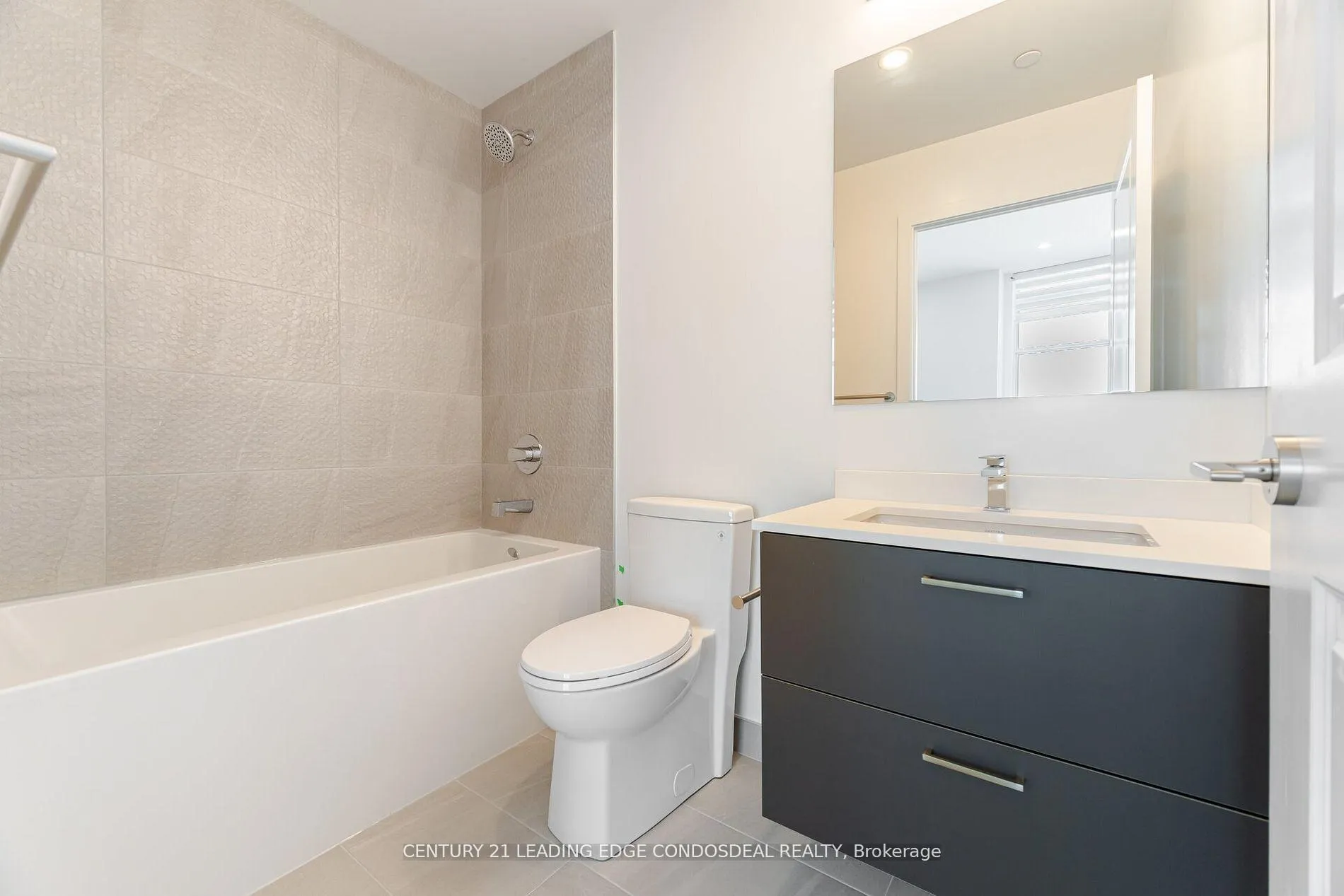 Photo 32 of Unit PH03, 30 Upper Mall Way, Vaughan, Brownridge — HOMEH