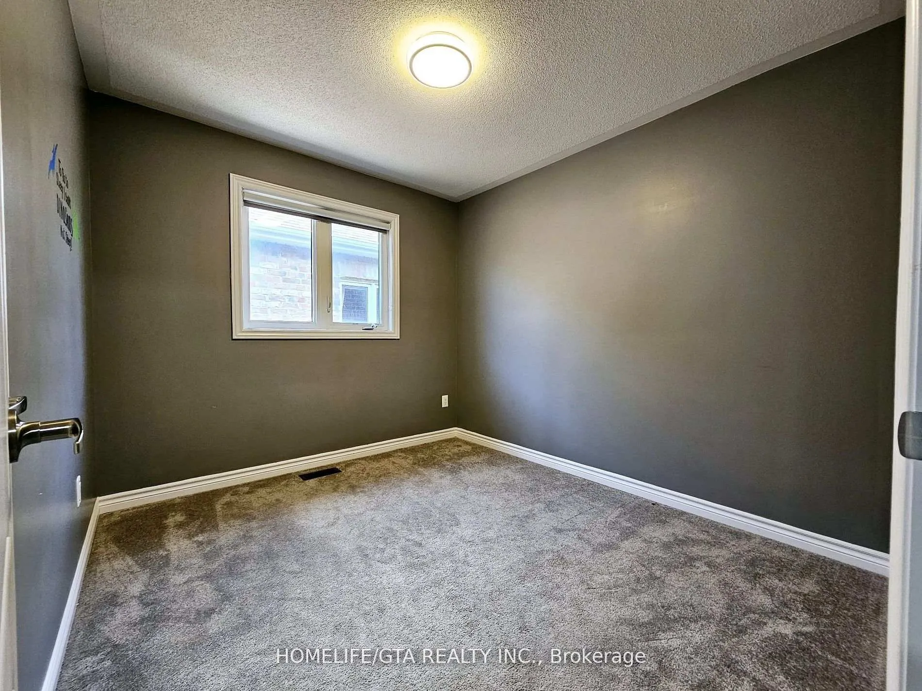 Photo 5 of 37 Butcher Street, Brock, Beaverton — HOMEH