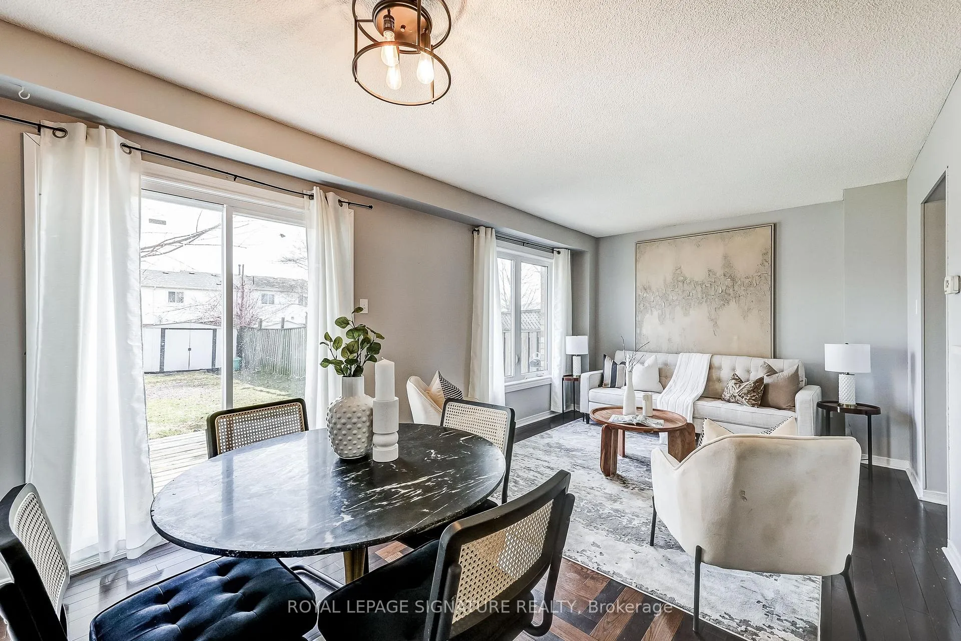 Photo 2 of 13 Hanning Court, Clarington, Bowmanville — HOMEH