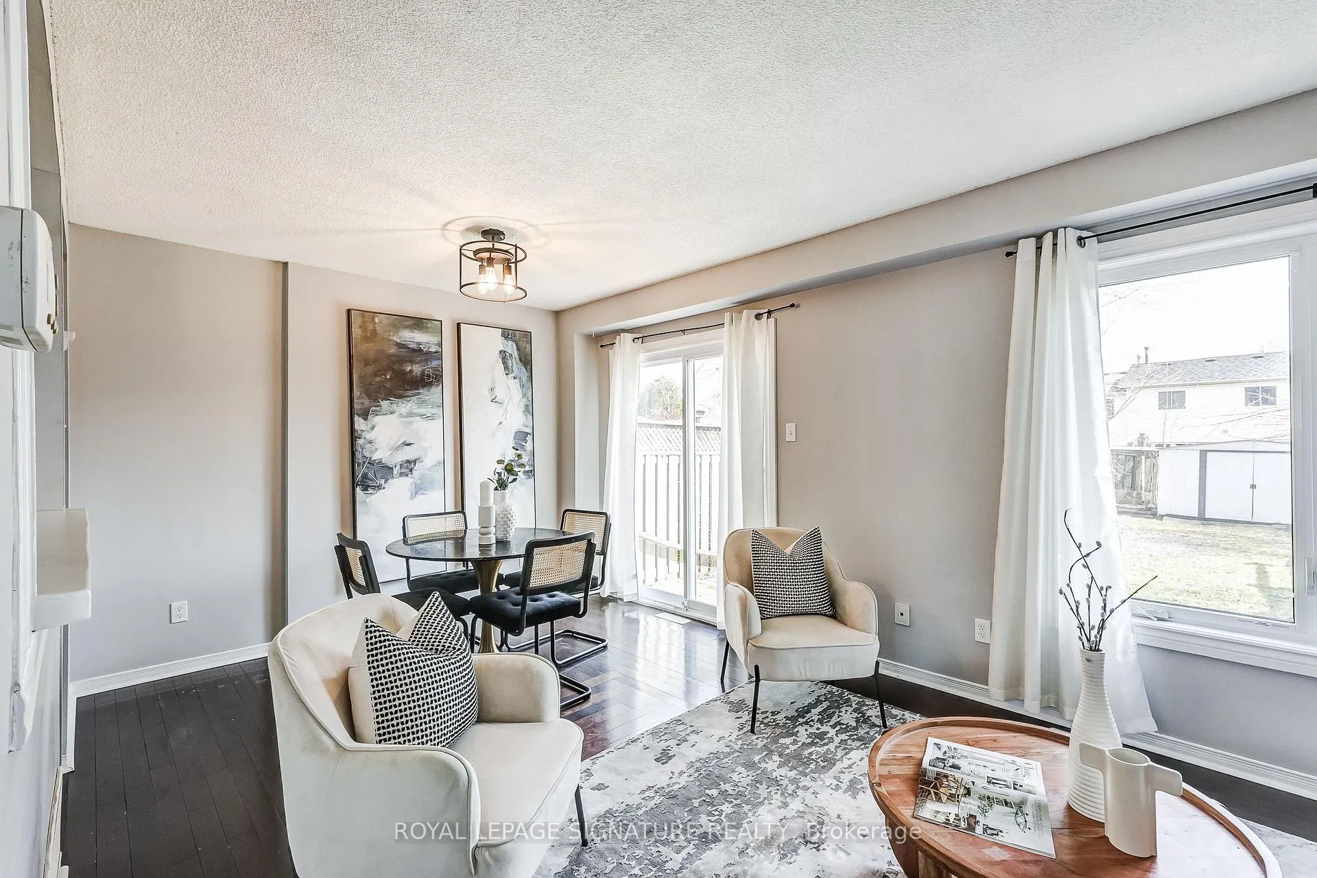 Photo 4 of 13 Hanning Court, Clarington, Bowmanville — HOMEH