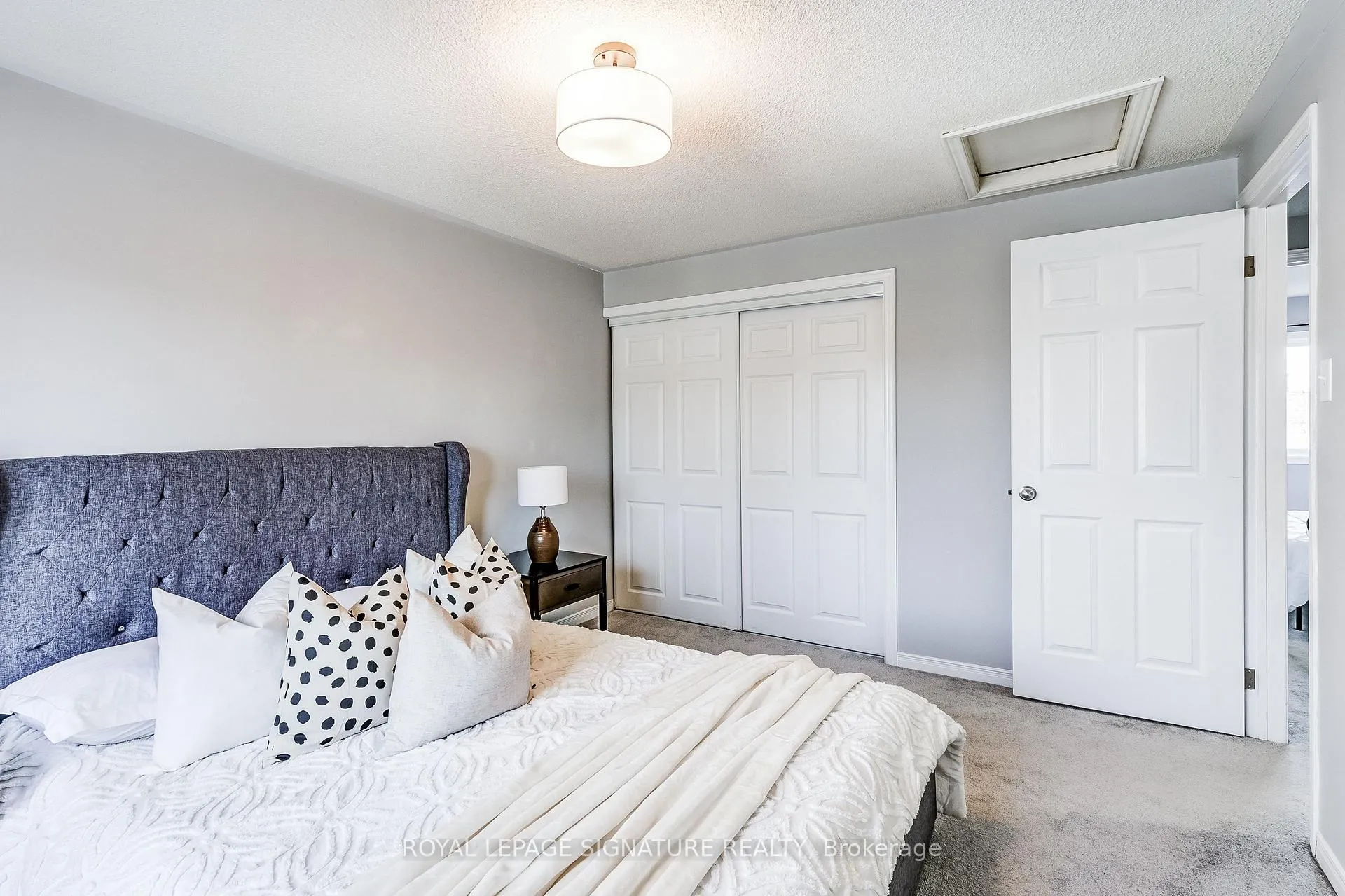 Photo 12 of 13 Hanning Court, Clarington, Bowmanville — HOMEH