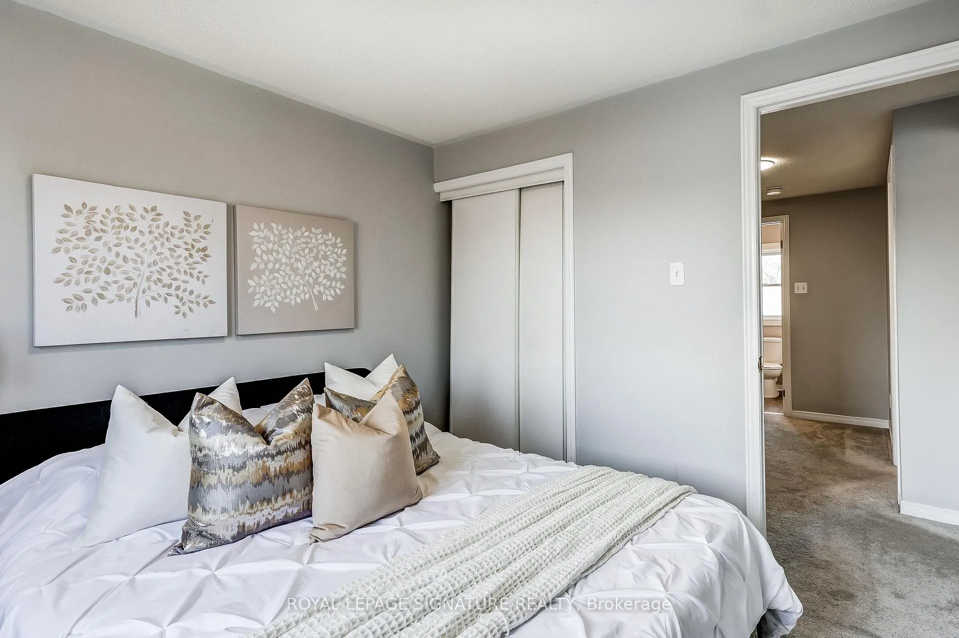 Photo 15 of 13 Hanning Court, Clarington, Bowmanville — HOMEH