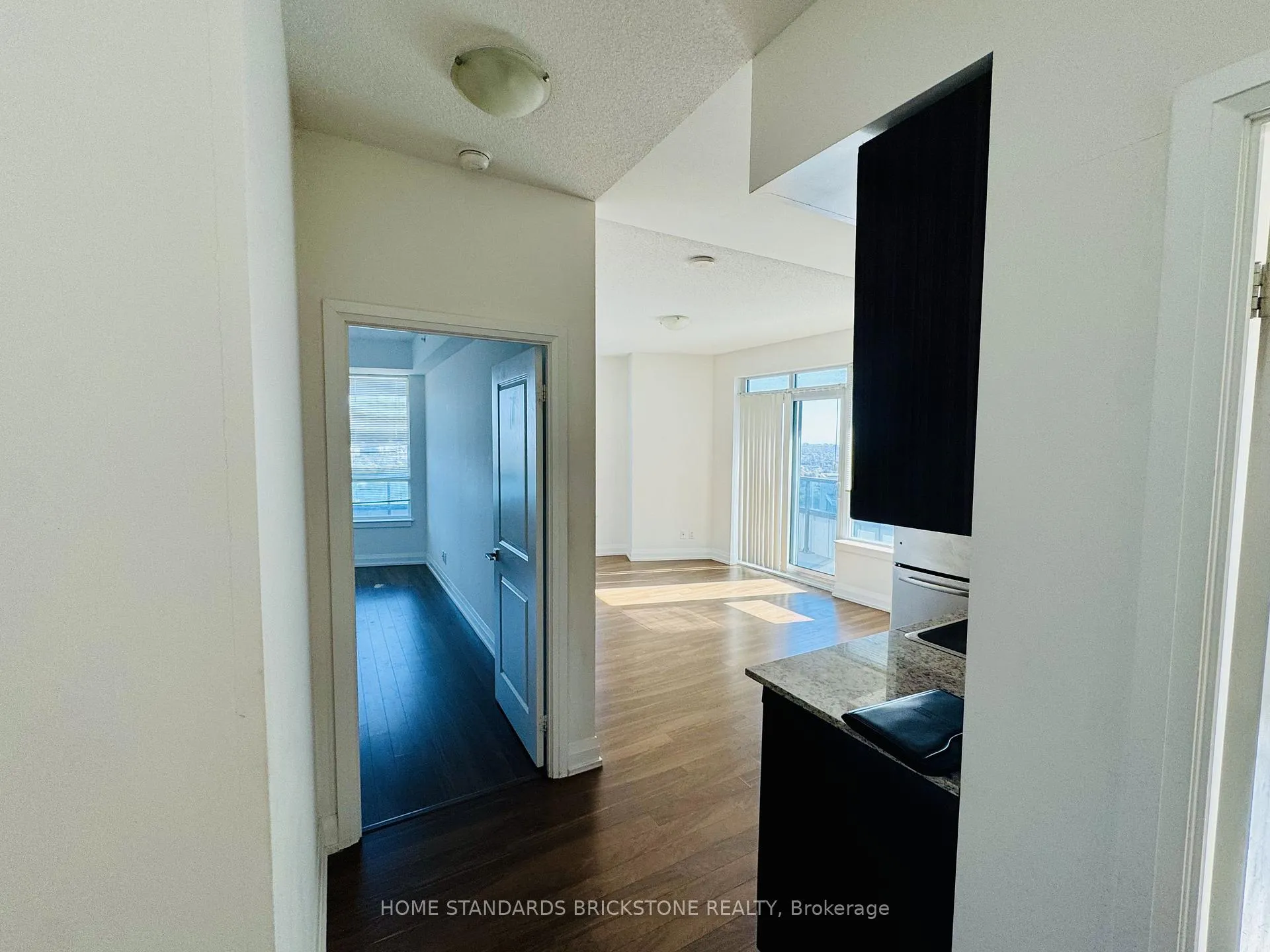 Photo 4 of Unit 2201, 7171 Yonge Street, Markham, Thornhill — HOMEH