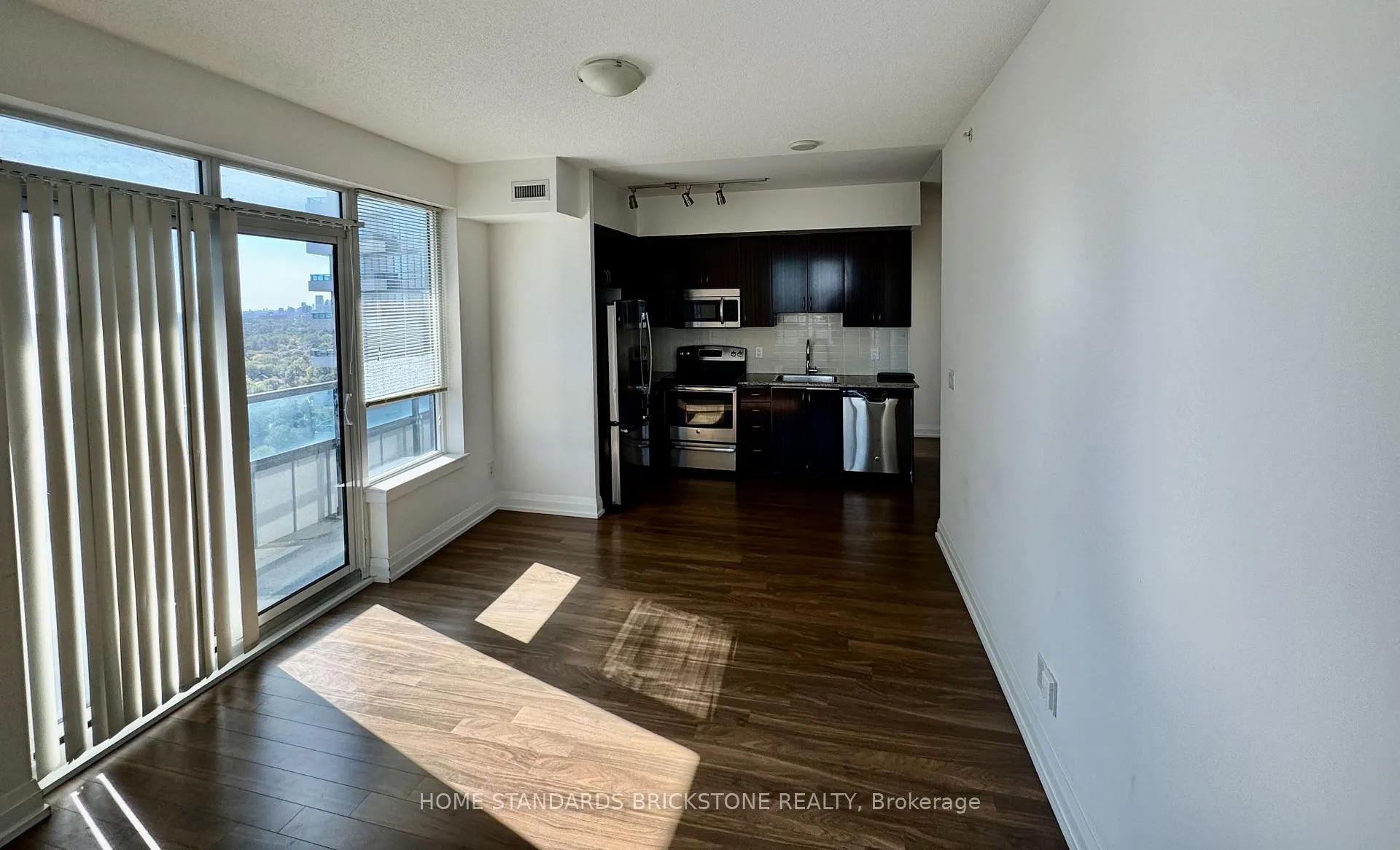 Photo 5 of Unit 2201, 7171 Yonge Street, Markham, Thornhill — HOMEH