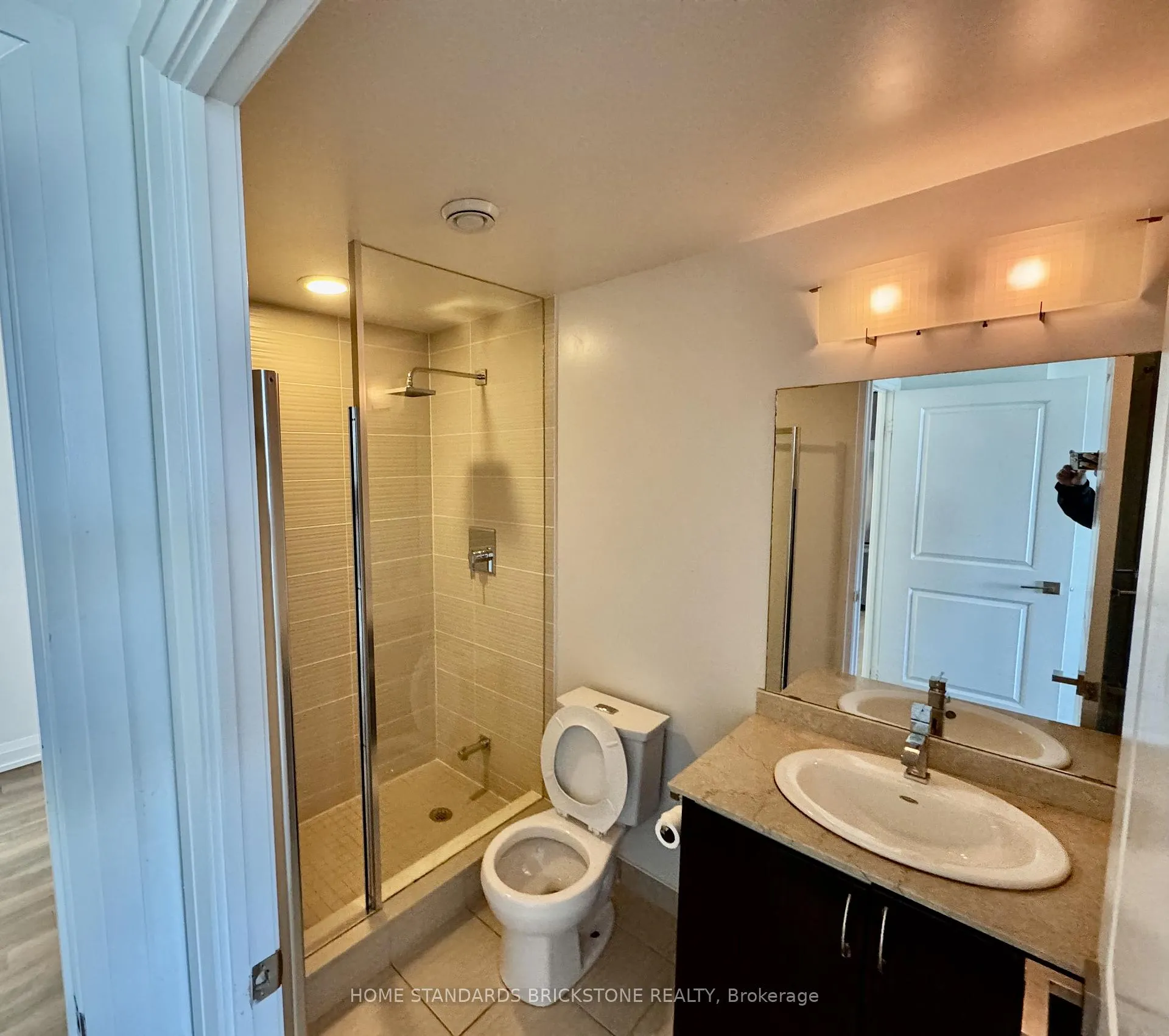 Photo 8 of Unit 2201, 7171 Yonge Street, Markham, Thornhill — HOMEH