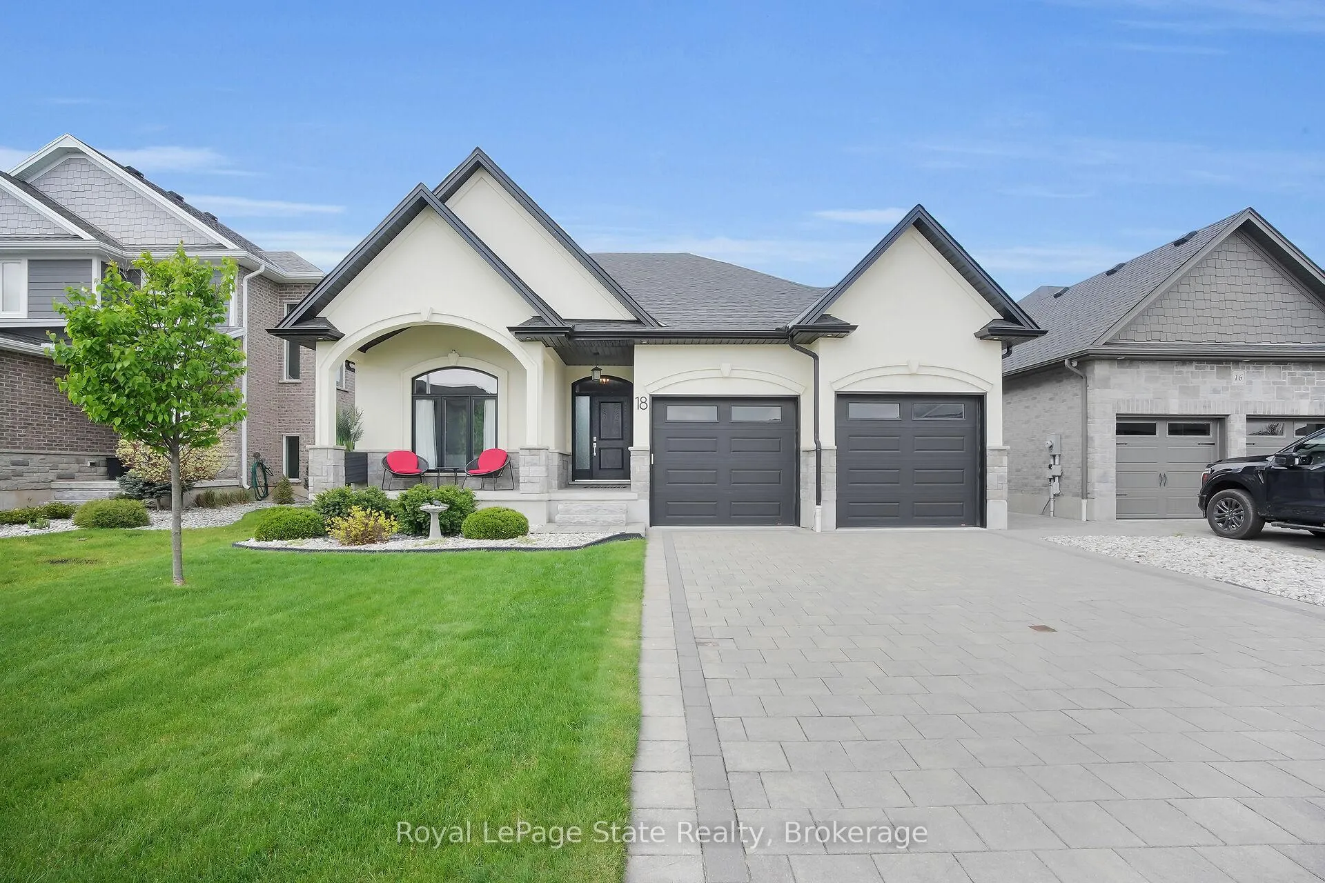 Photo 3 of 18 Kemp Crescent, Strathroy-Caradoc, NE — HOMEH