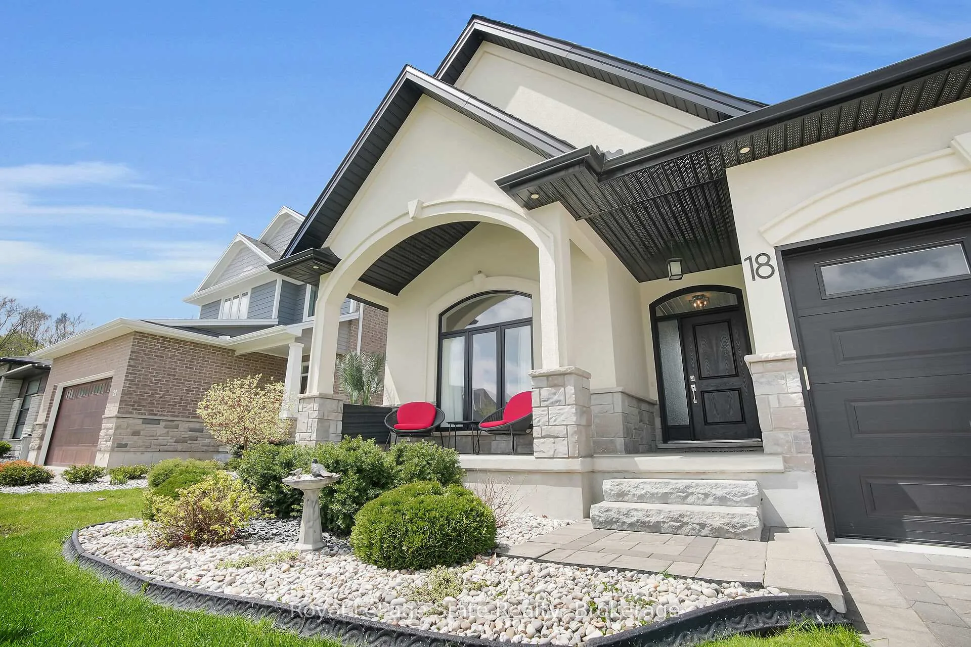 Photo 4 of 18 Kemp Crescent, Strathroy-Caradoc, NE — HOMEH
