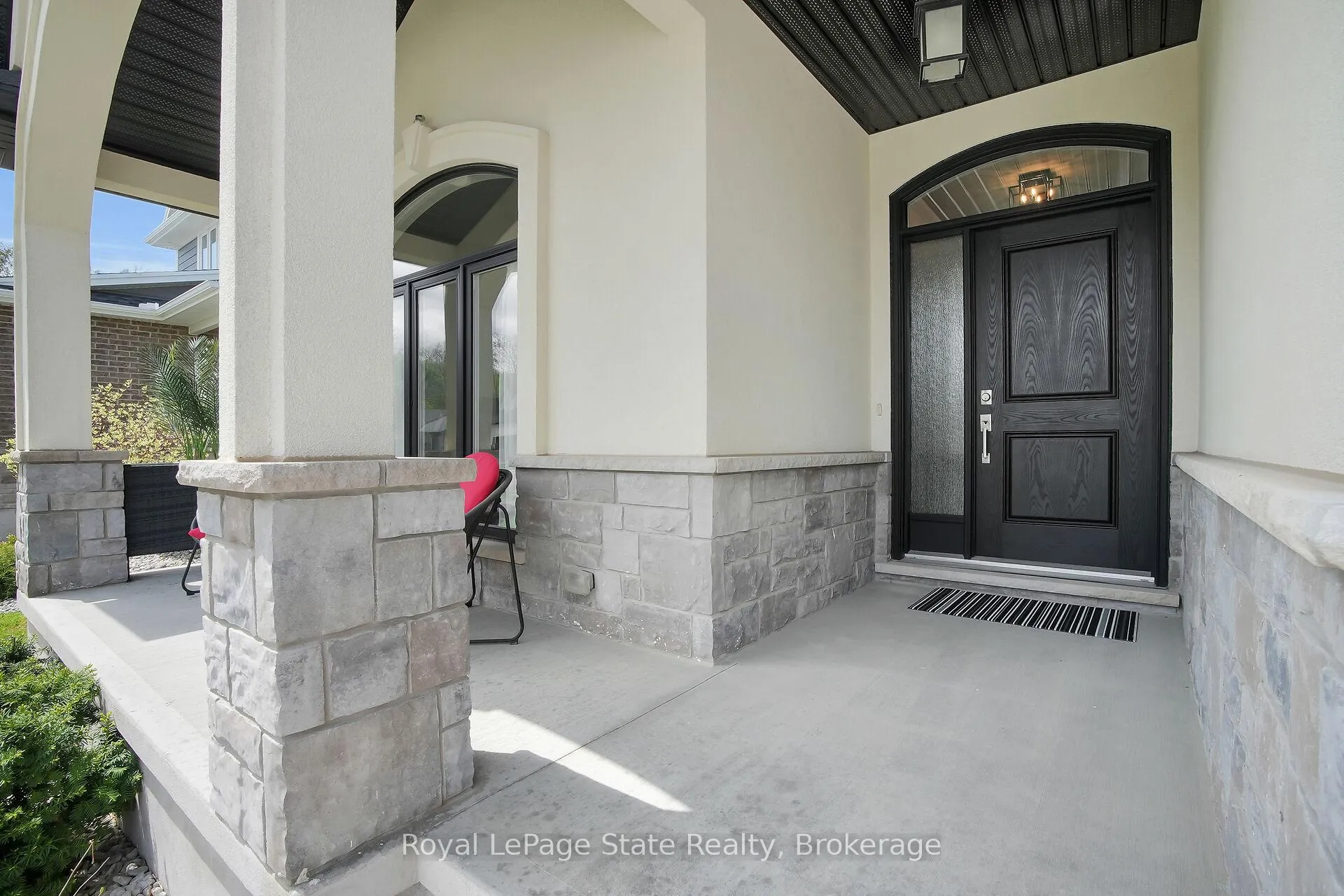 Photo 14 of 18 Kemp Crescent, Strathroy-Caradoc, NE — HOMEH