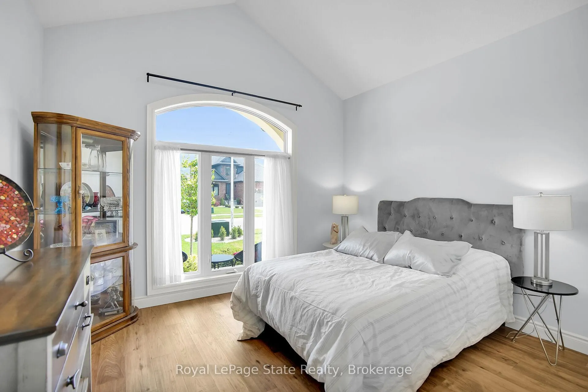 Photo 16 of 18 Kemp Crescent, Strathroy-Caradoc, NE — HOMEH