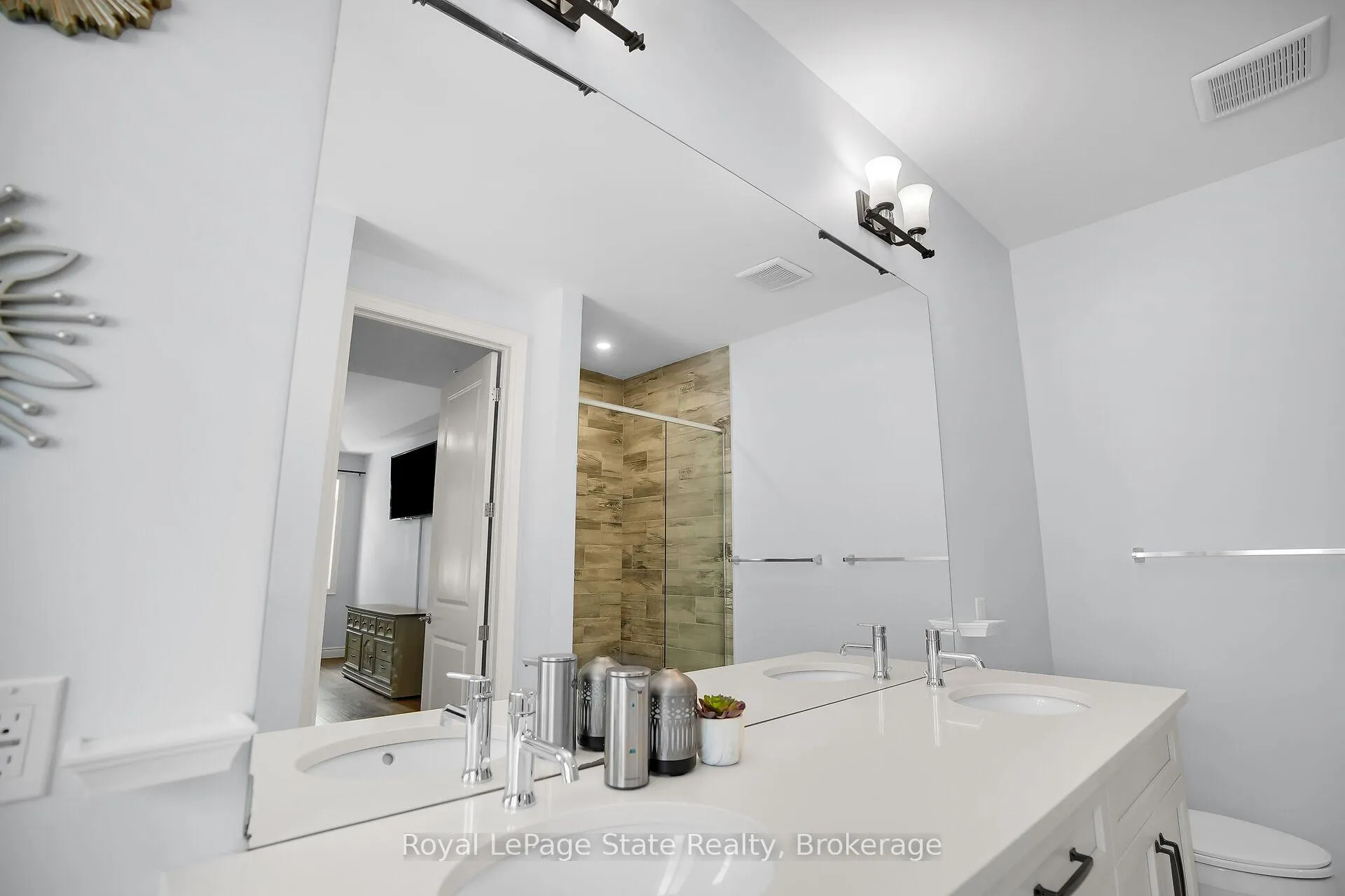 Photo 34 of 18 Kemp Crescent, Strathroy-Caradoc, NE — HOMEH