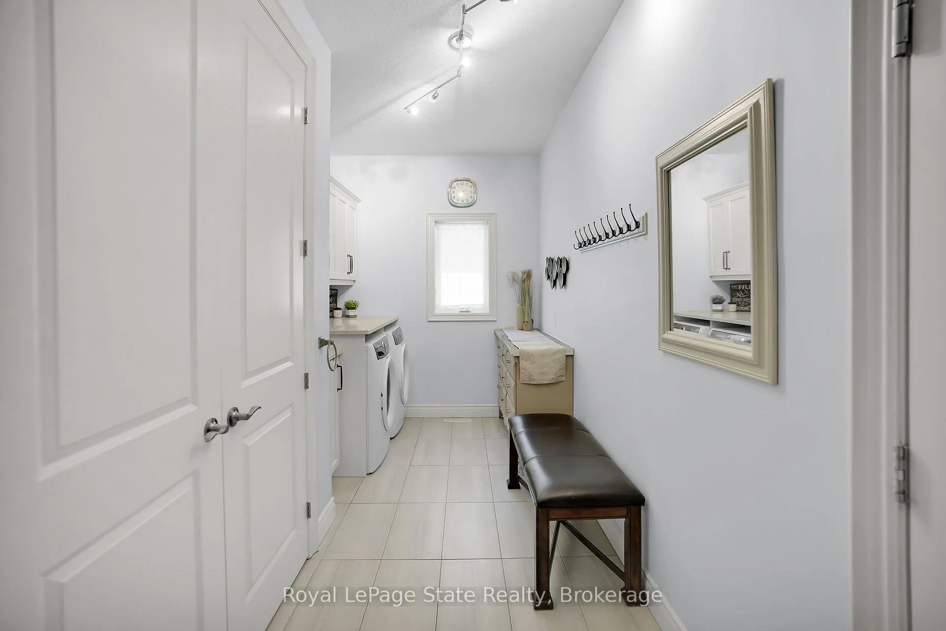 Photo 37 of 18 Kemp Crescent, Strathroy-Caradoc, NE — HOMEH