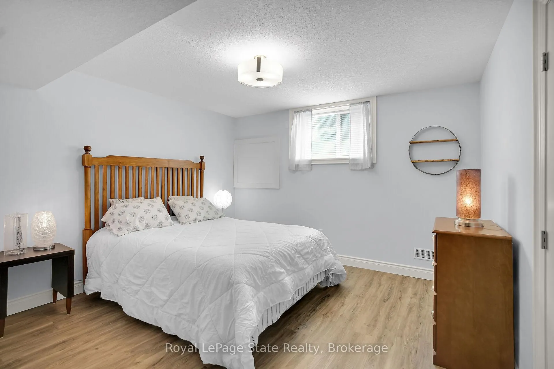 Photo 39 of 18 Kemp Crescent, Strathroy-Caradoc, NE — HOMEH