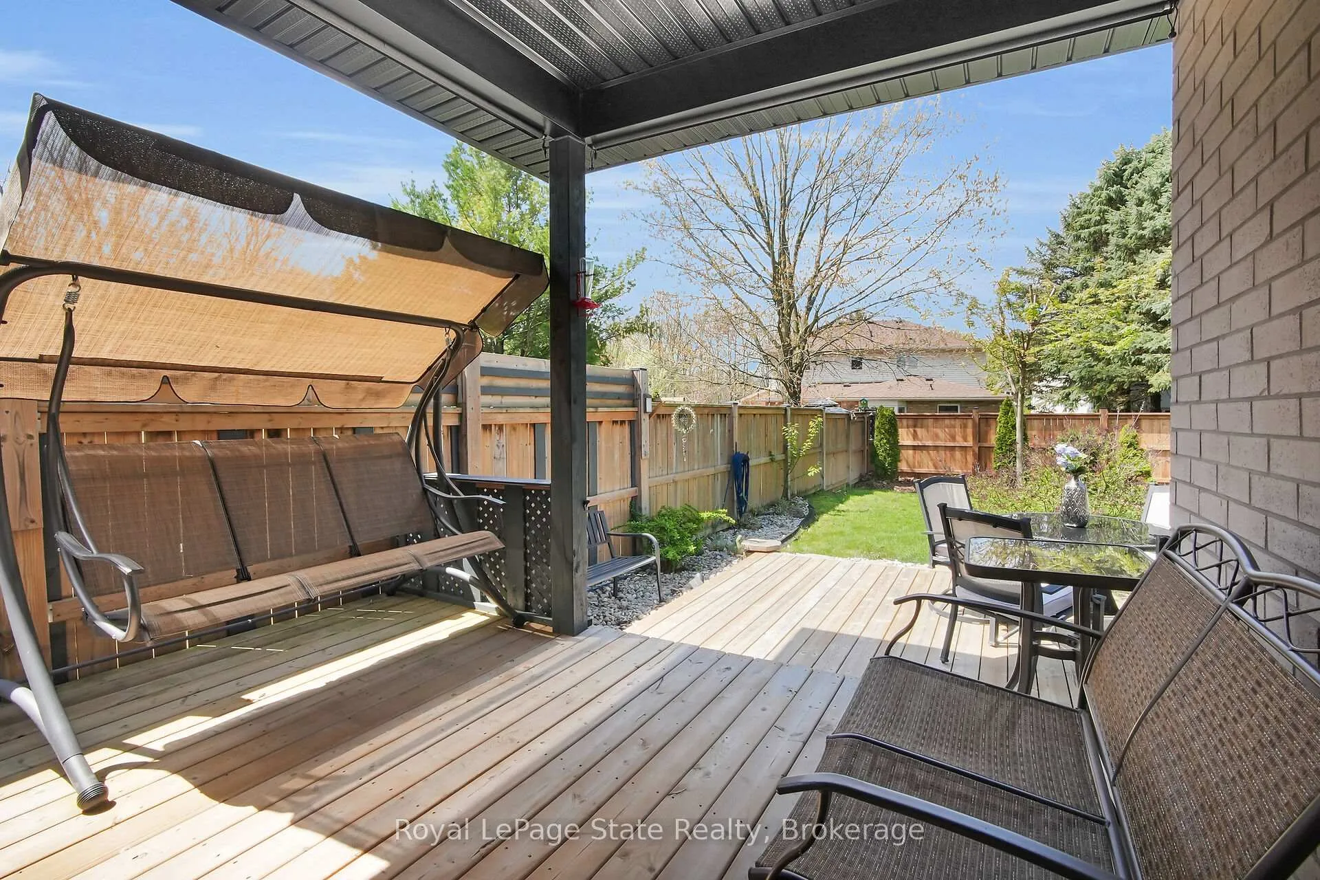 Photo 46 of 18 Kemp Crescent, Strathroy-Caradoc, NE — HOMEH