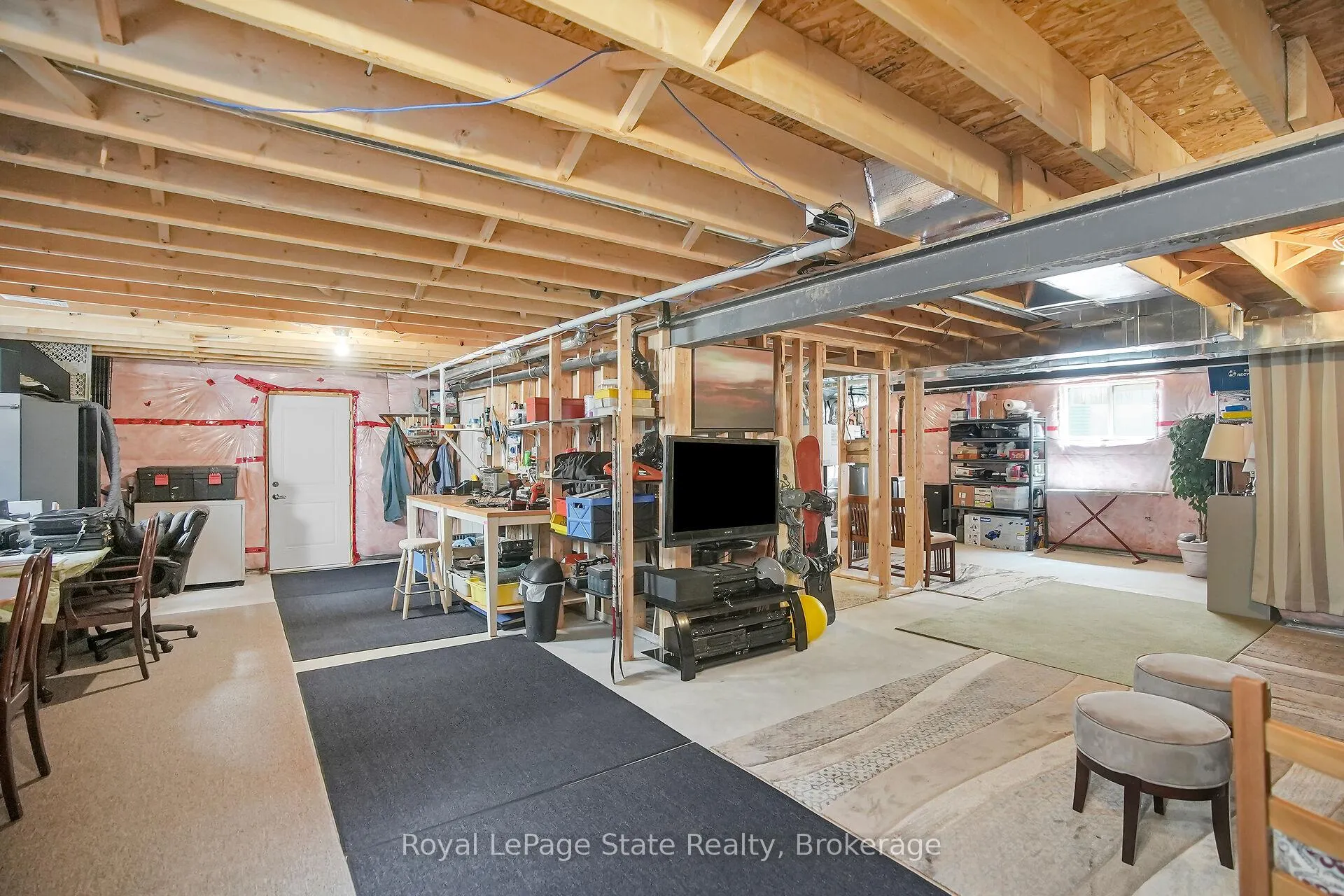 Photo 50 of 18 Kemp Crescent, Strathroy-Caradoc, NE — HOMEH