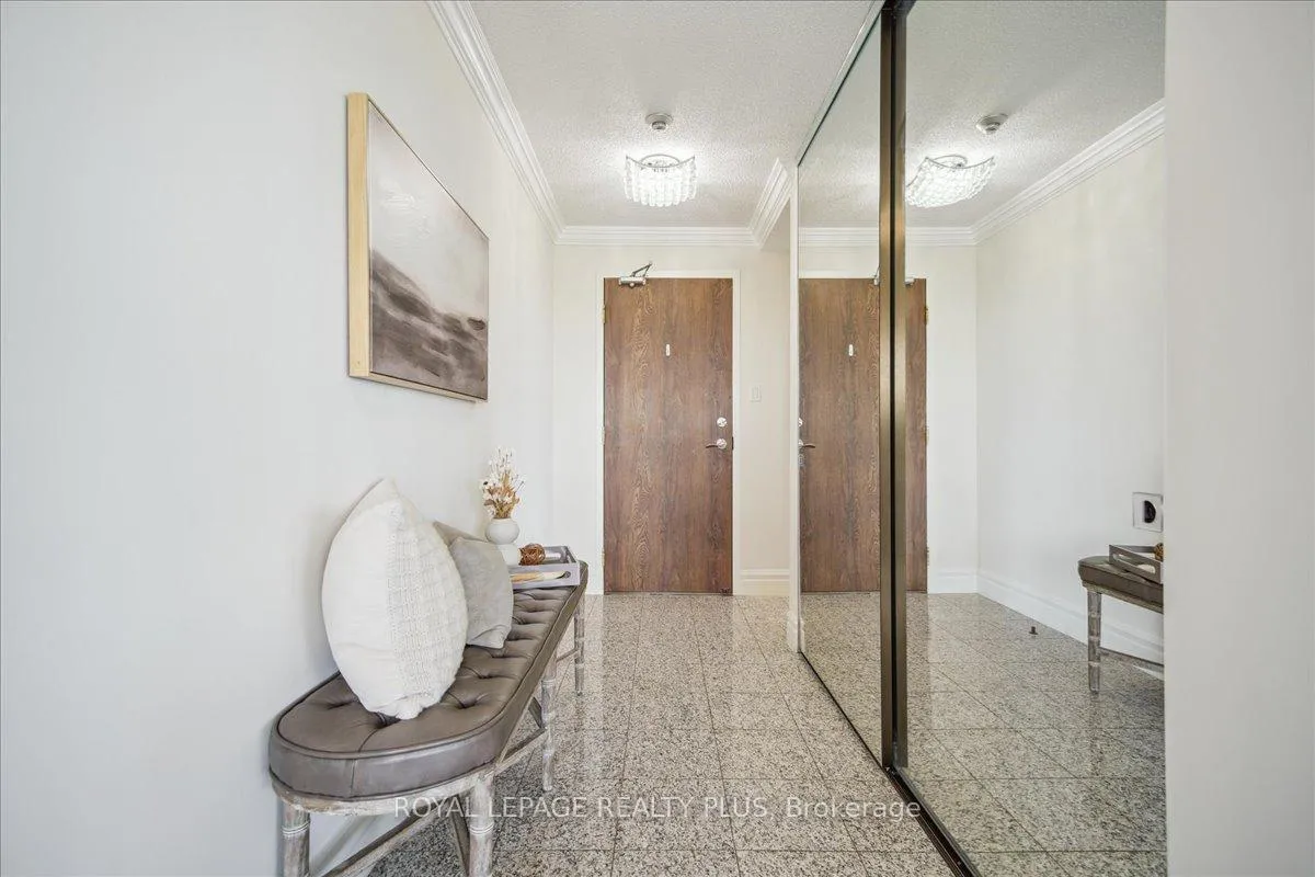 Photo 6 of Unit 1510, 7440 Bathurst Street, Vaughan, Brownridge — HOMEH