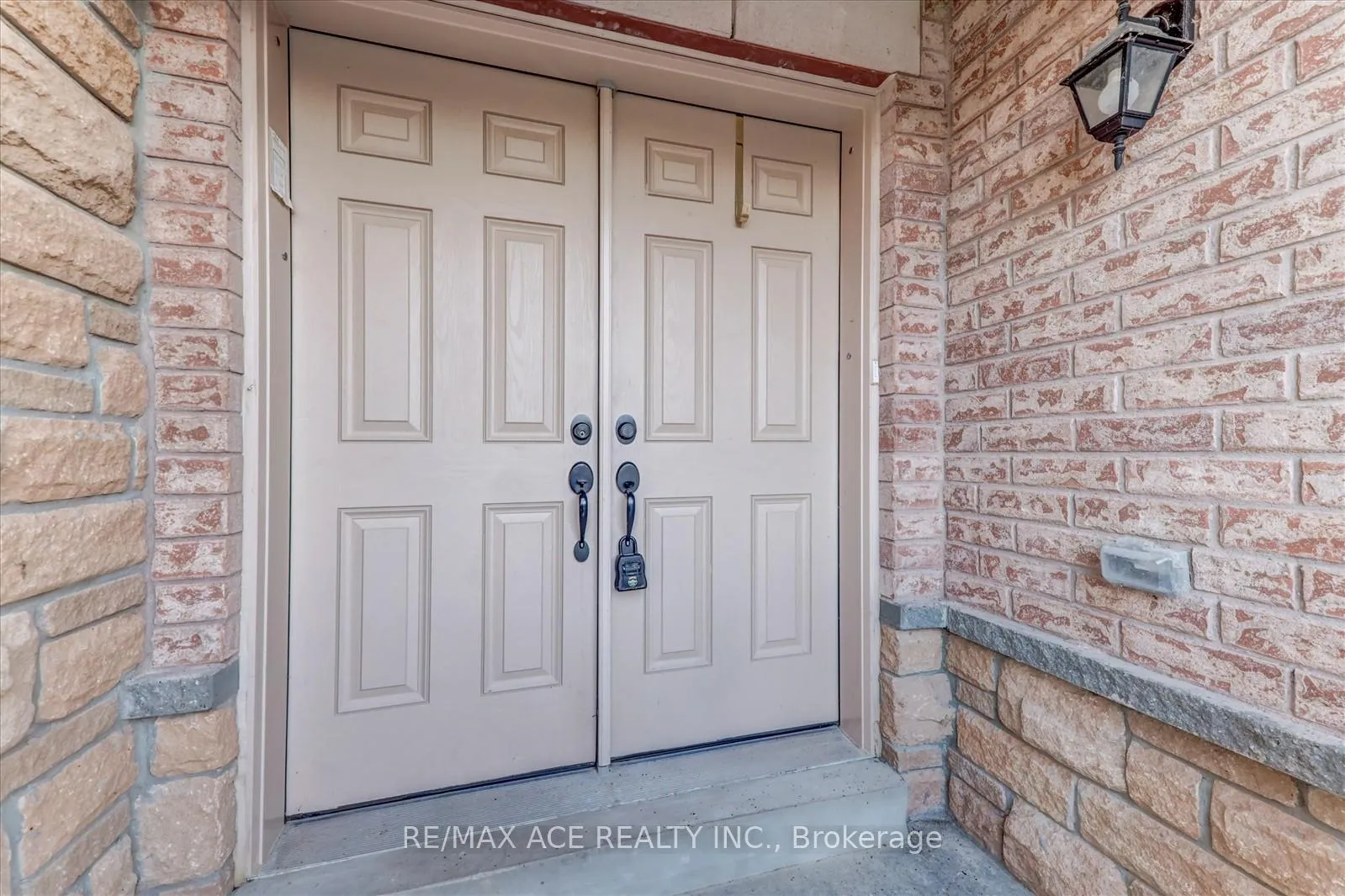 Photo 5 of 27 McCaskell Street, Brock, Beaverton — HOMEH