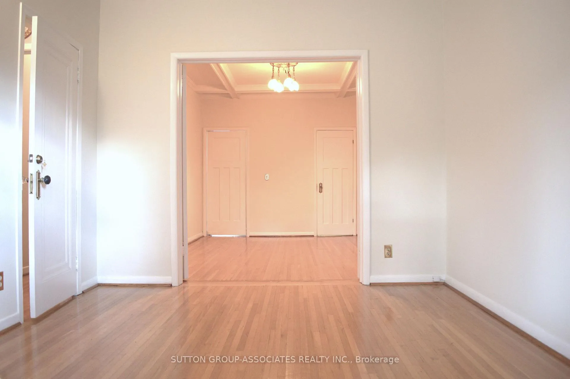 Front of Unit Main, 271 Lauder Avenue