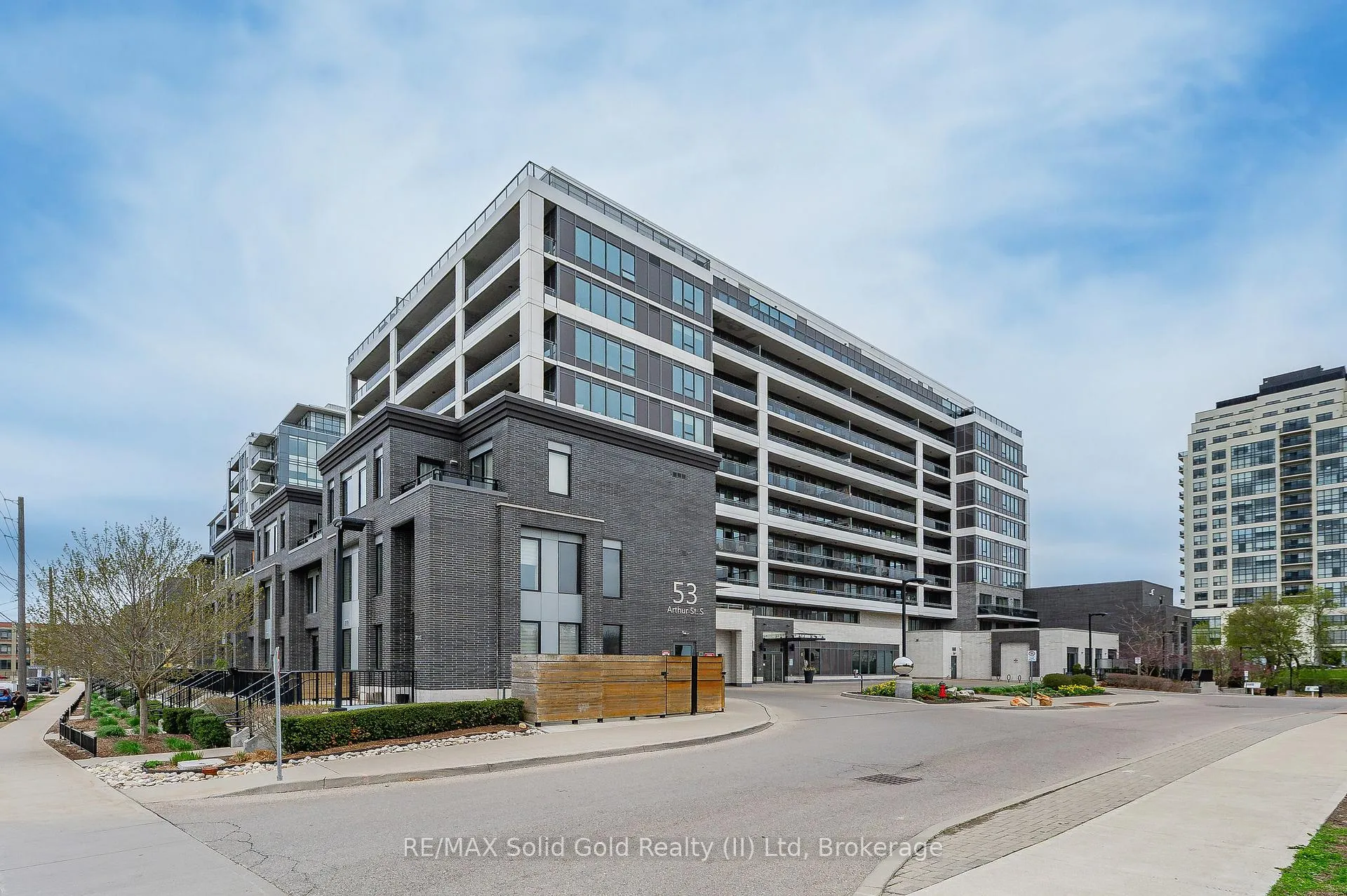 Front of Unit 807, 53 Arthur Street S