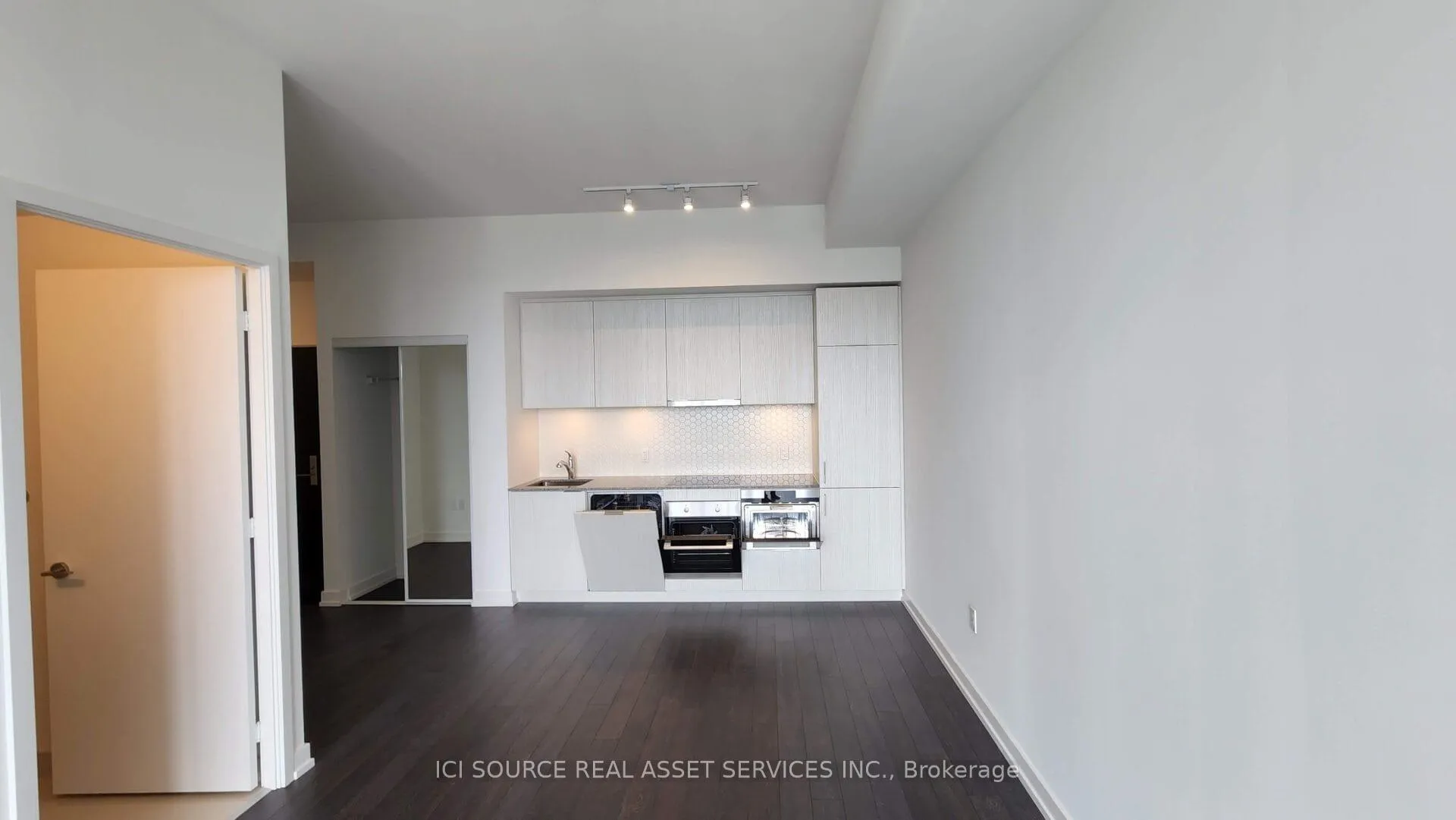Photo 5 of Unit 1001, 158 Front Street E, Toronto, Moss Park — HOMEH