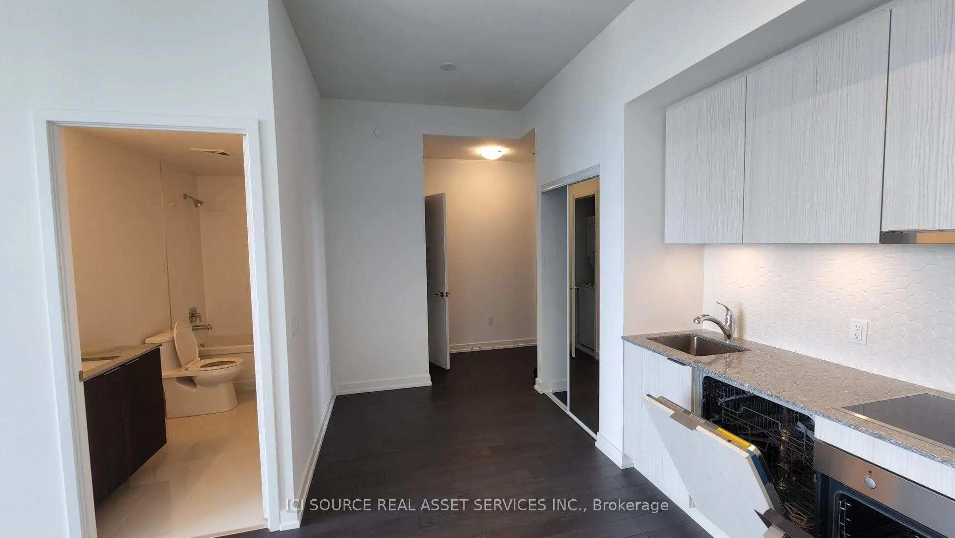 Photo 7 of Unit 1001, 158 Front Street E, Toronto, Moss Park — HOMEH