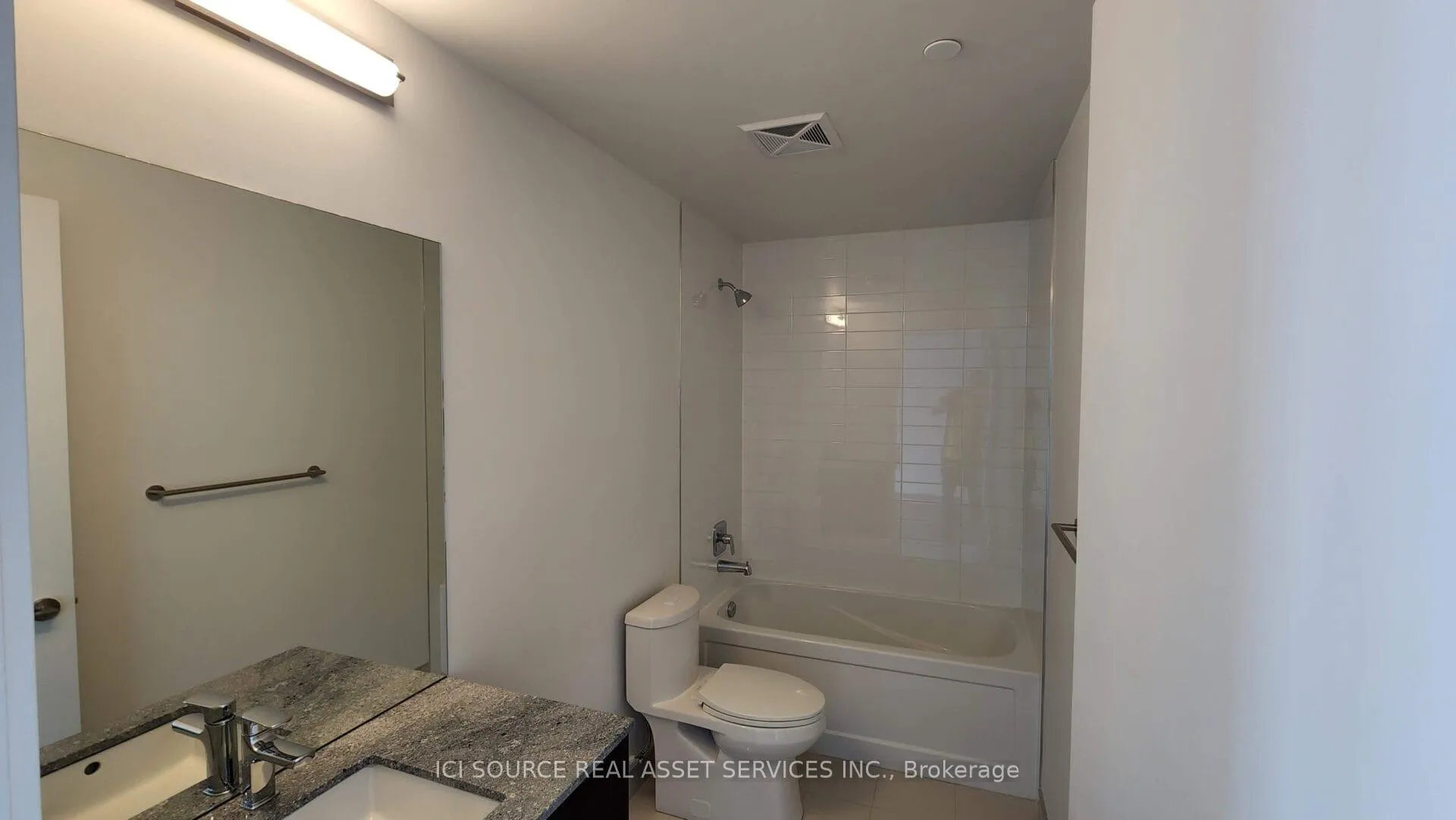 Photo 8 of Unit 1001, 158 Front Street E, Toronto, Moss Park — HOMEH