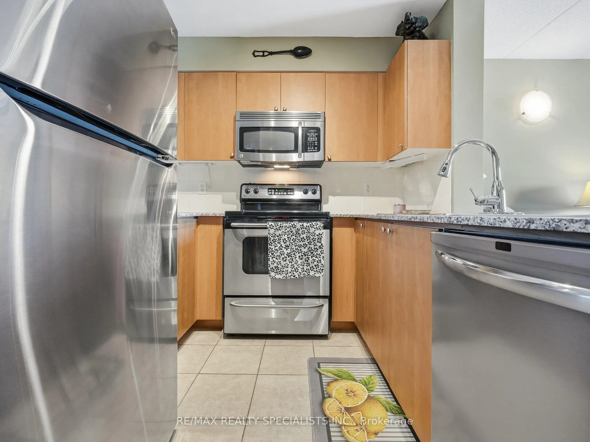 Photo 8 of Unit 202, 55 Via Rosedale, Brampton, Sandringham-Wellington — HOMEH