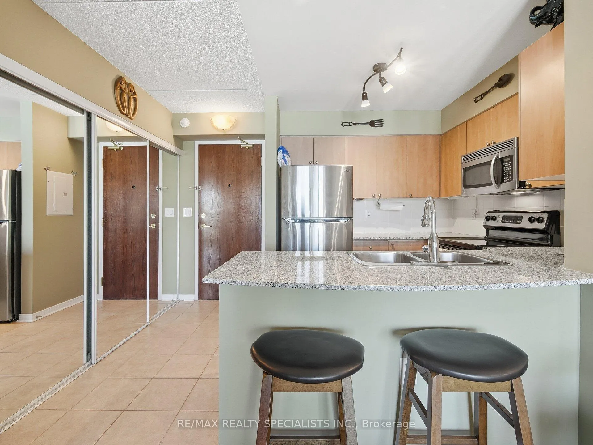 Photo 9 of Unit 202, 55 Via Rosedale, Brampton, Sandringham-Wellington — HOMEH