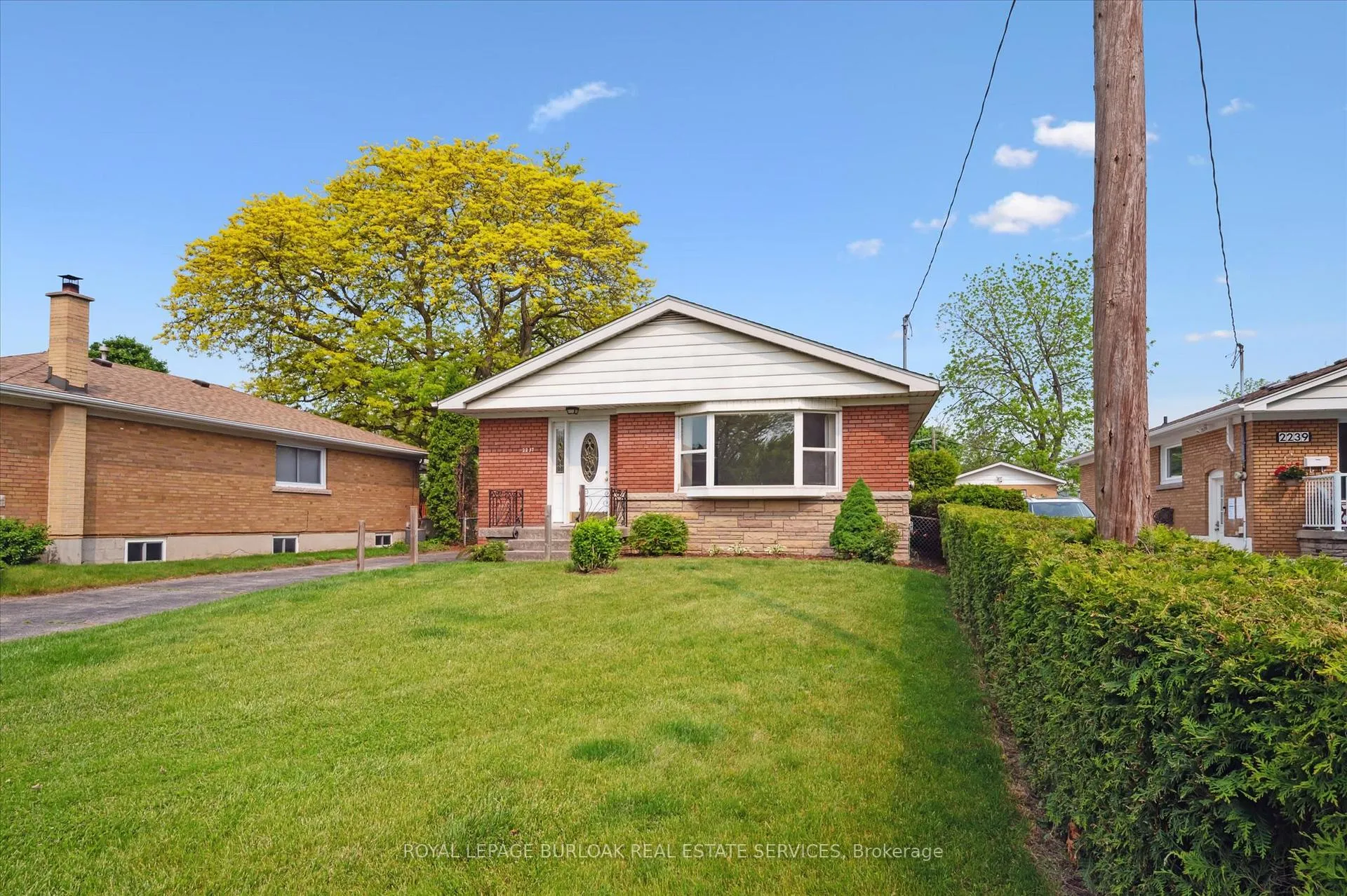 Photo 3 of 2237 Joyce Street, Burlington, Brant — HOMEH