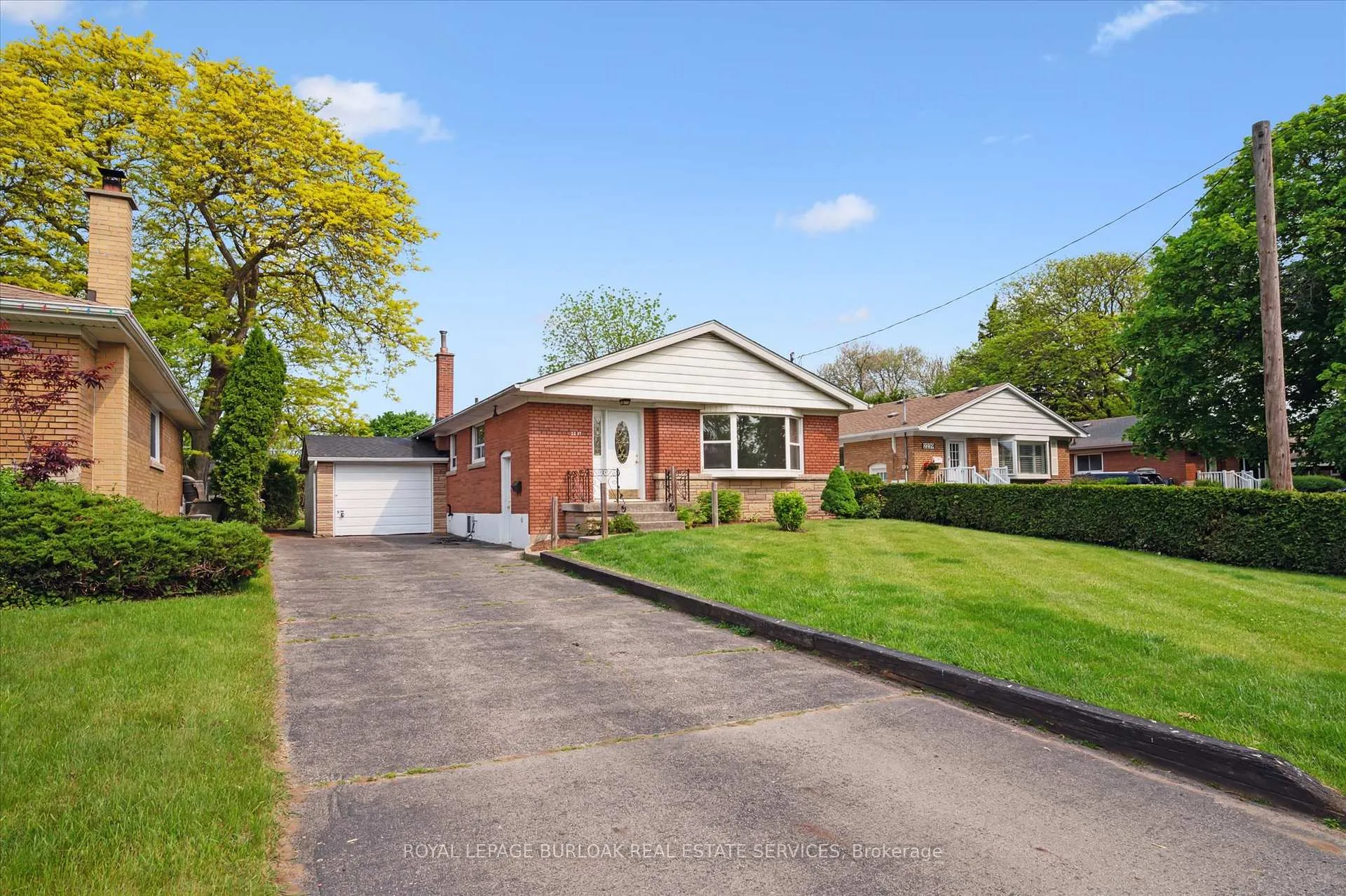 Photo 4 of 2237 Joyce Street, Burlington, Brant — HOMEH