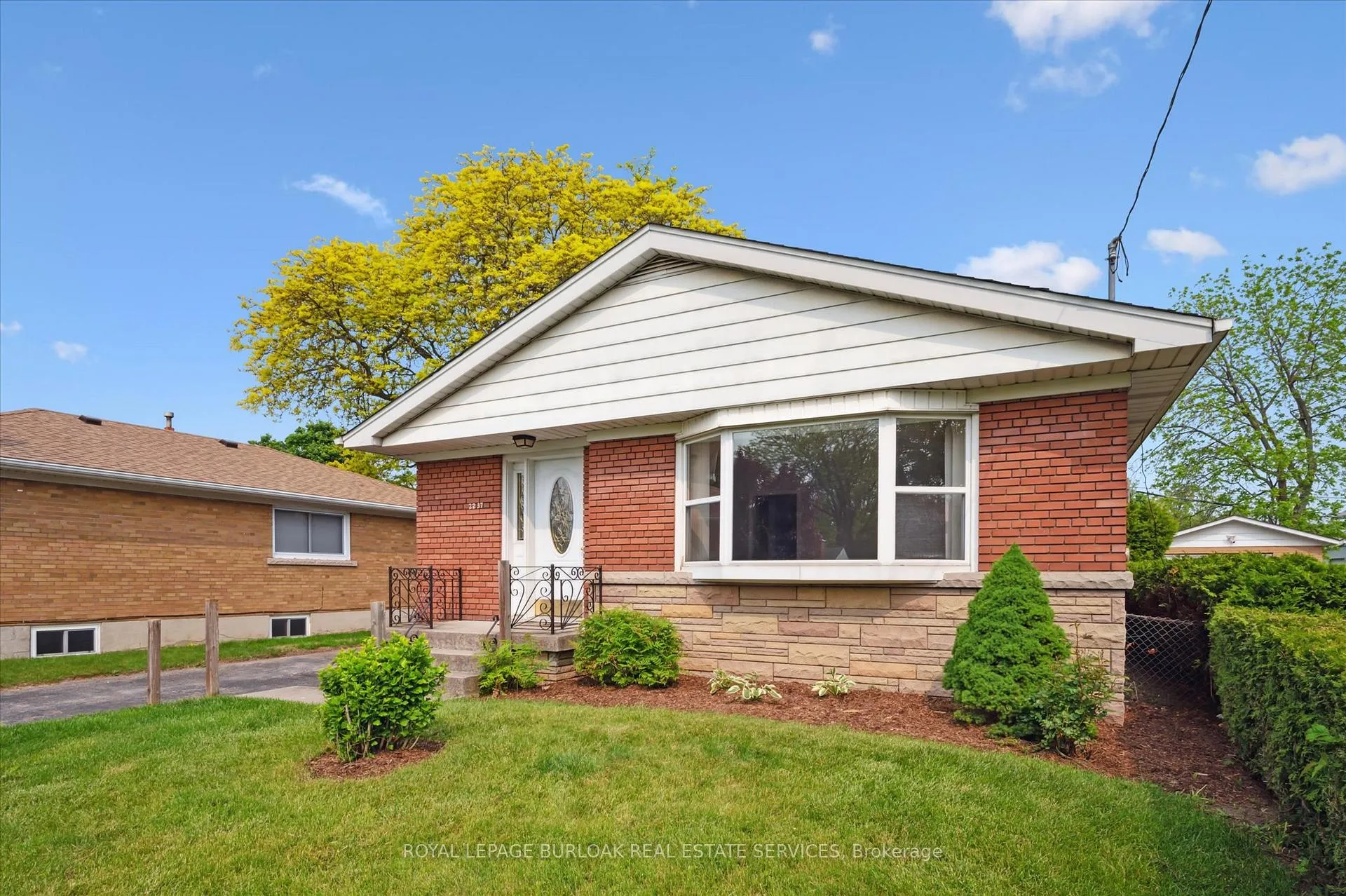 Photo 5 of 2237 Joyce Street, Burlington, Brant — HOMEH