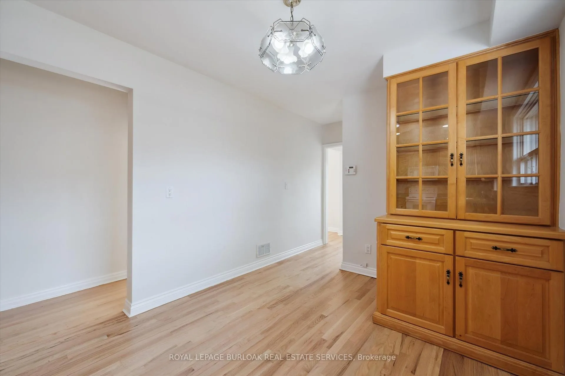 Photo 11 of 2237 Joyce Street, Burlington, Brant — HOMEH