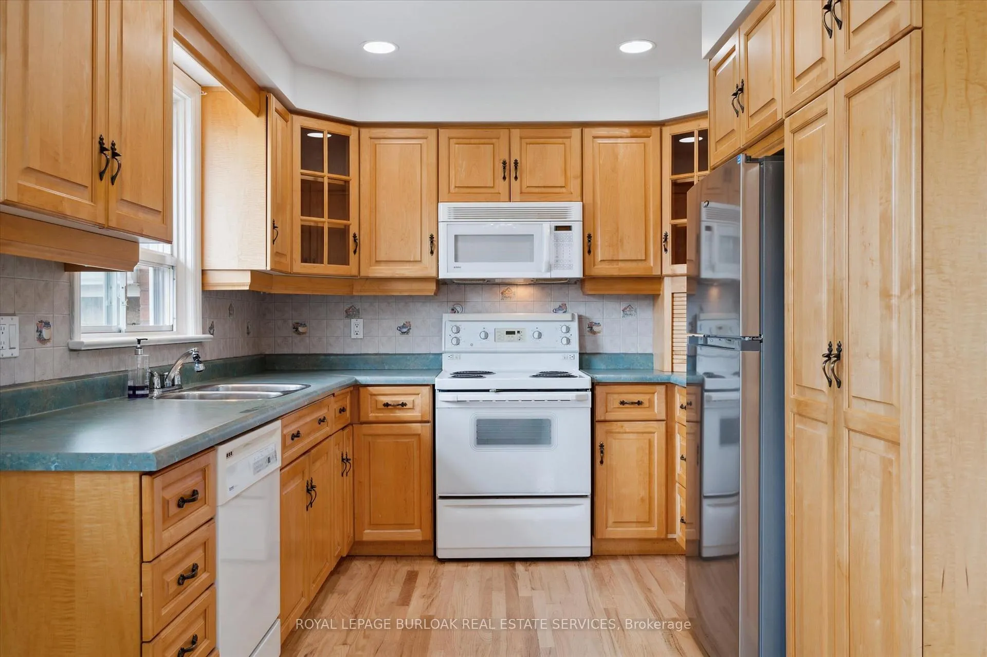 Photo 14 of 2237 Joyce Street, Burlington, Brant — HOMEH