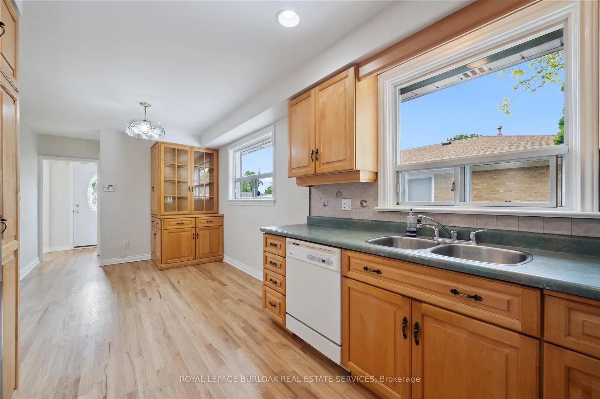 Photo 15 of 2237 Joyce Street, Burlington, Brant — HOMEH